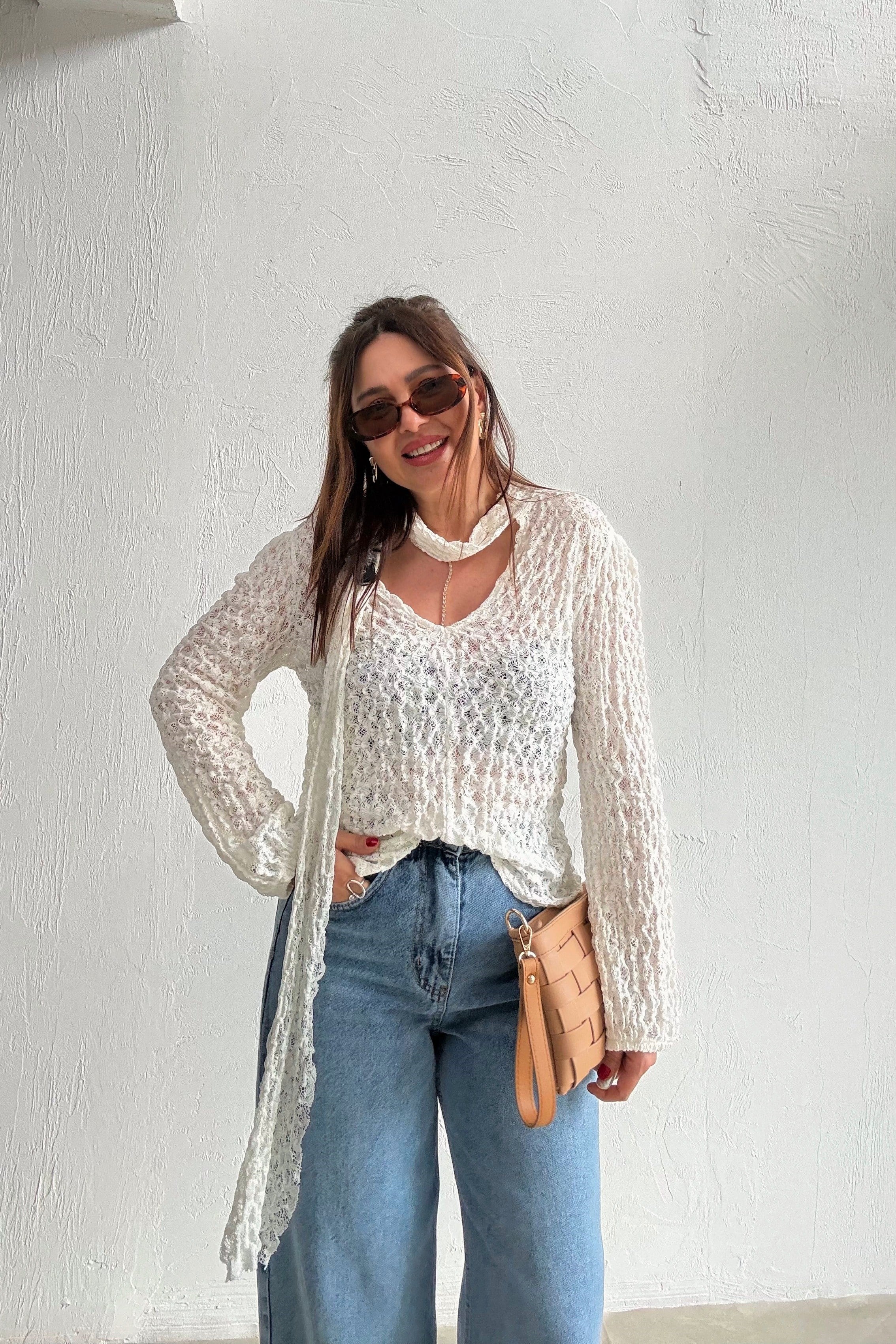 Ekru Dantelli Bluz 