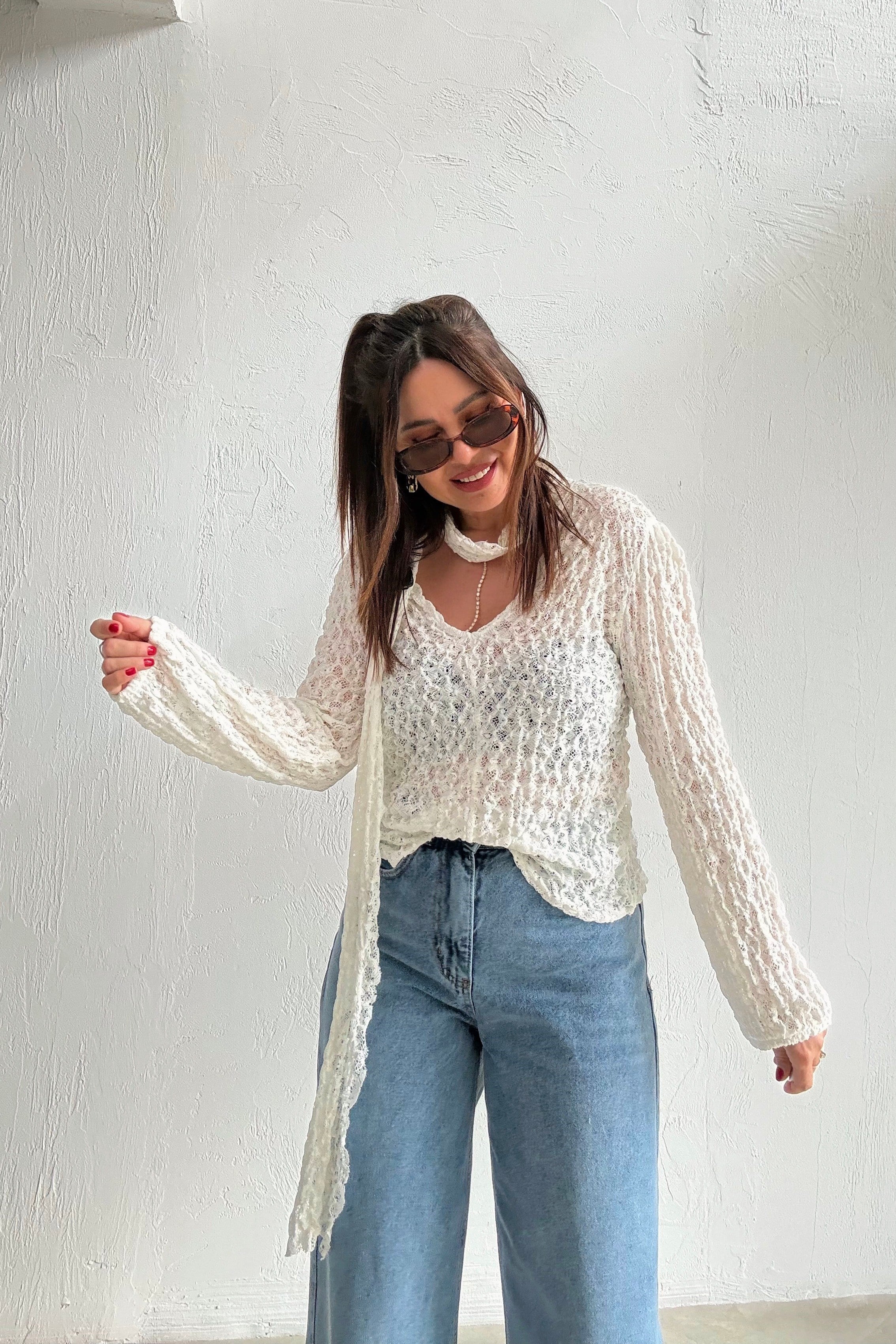 Ekru Dantelli Bluz 