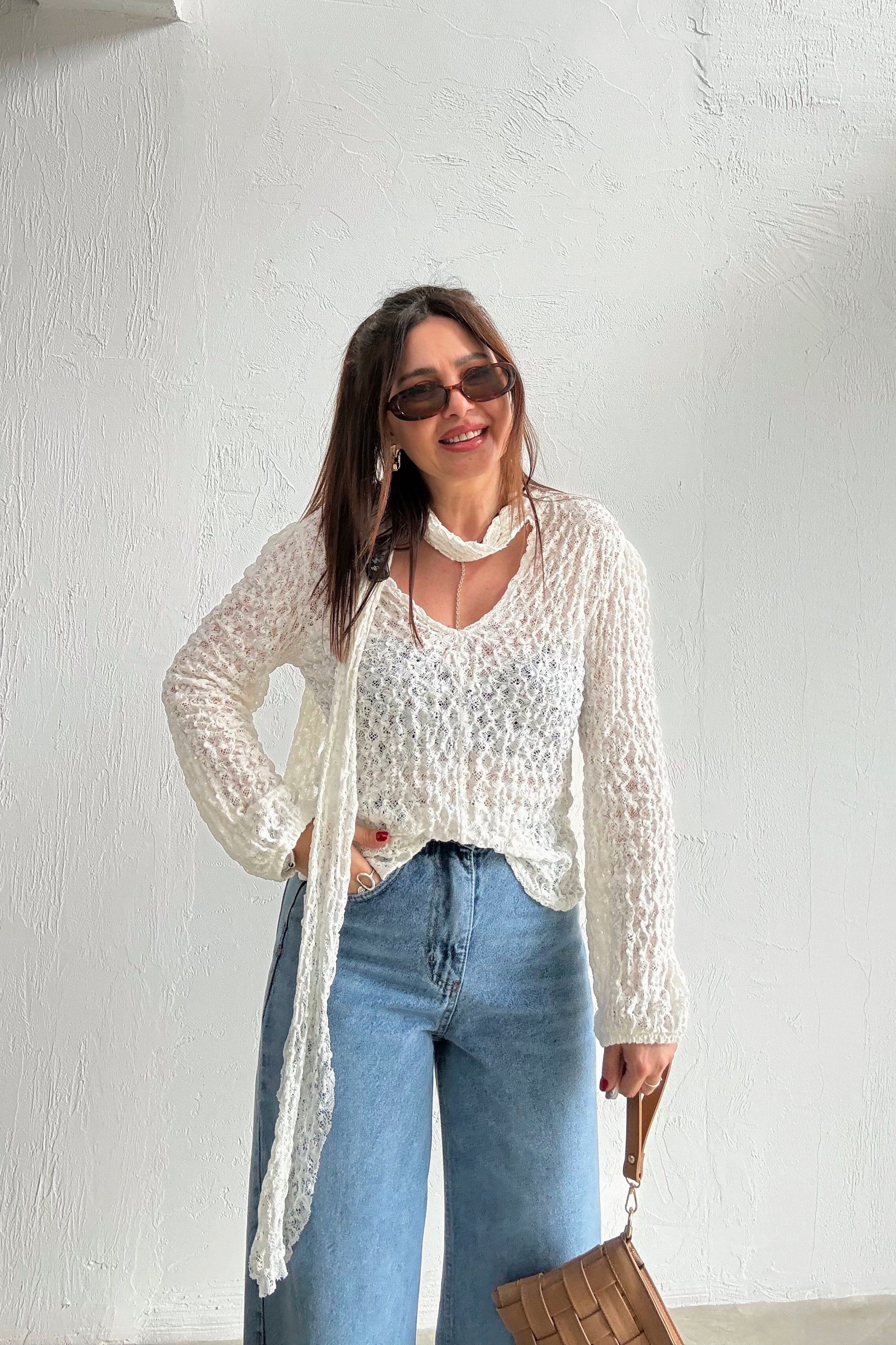Ekru Dantelli Bluz 