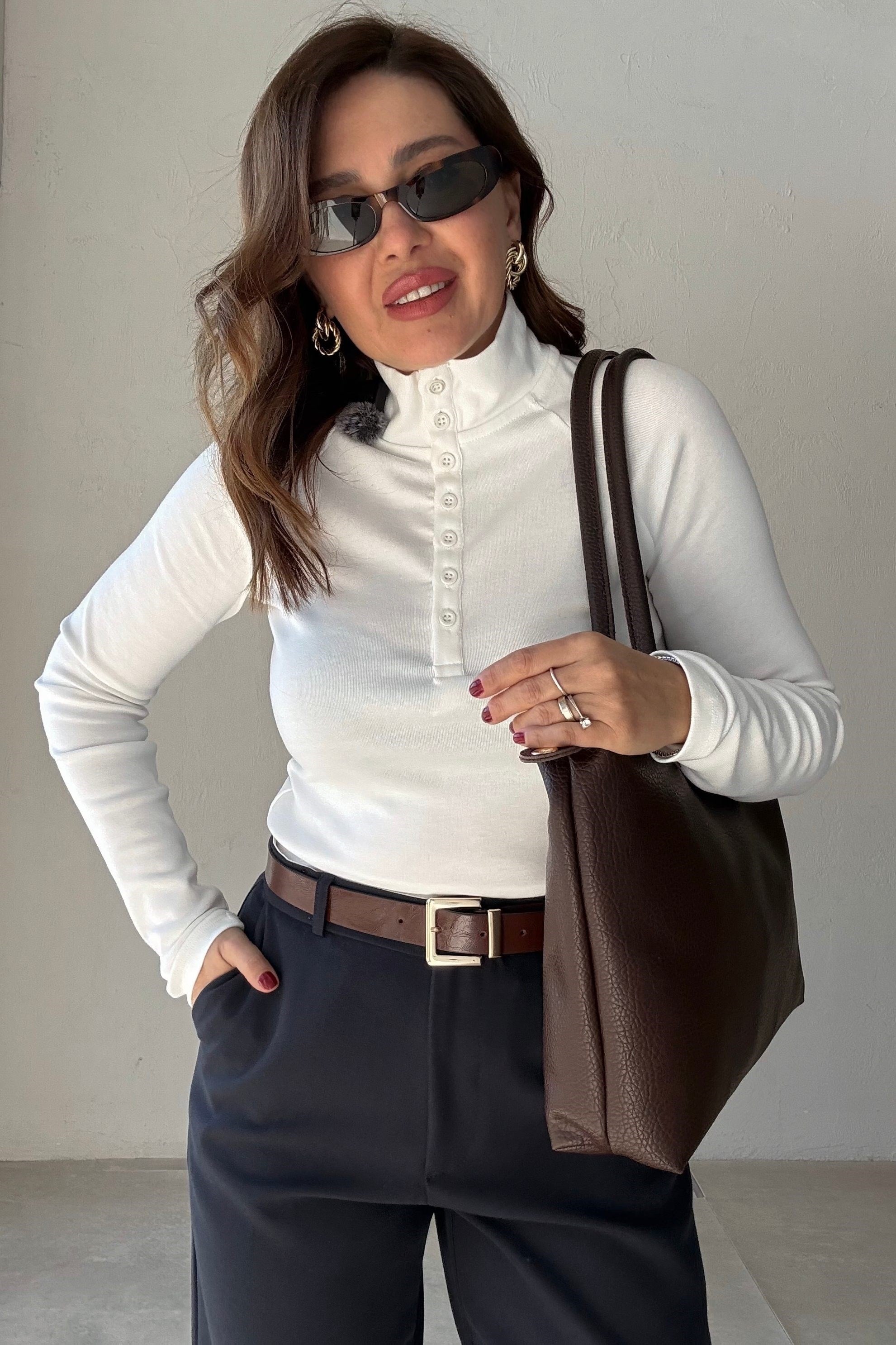 Ekru Yüksek Yaka Basic Üst 