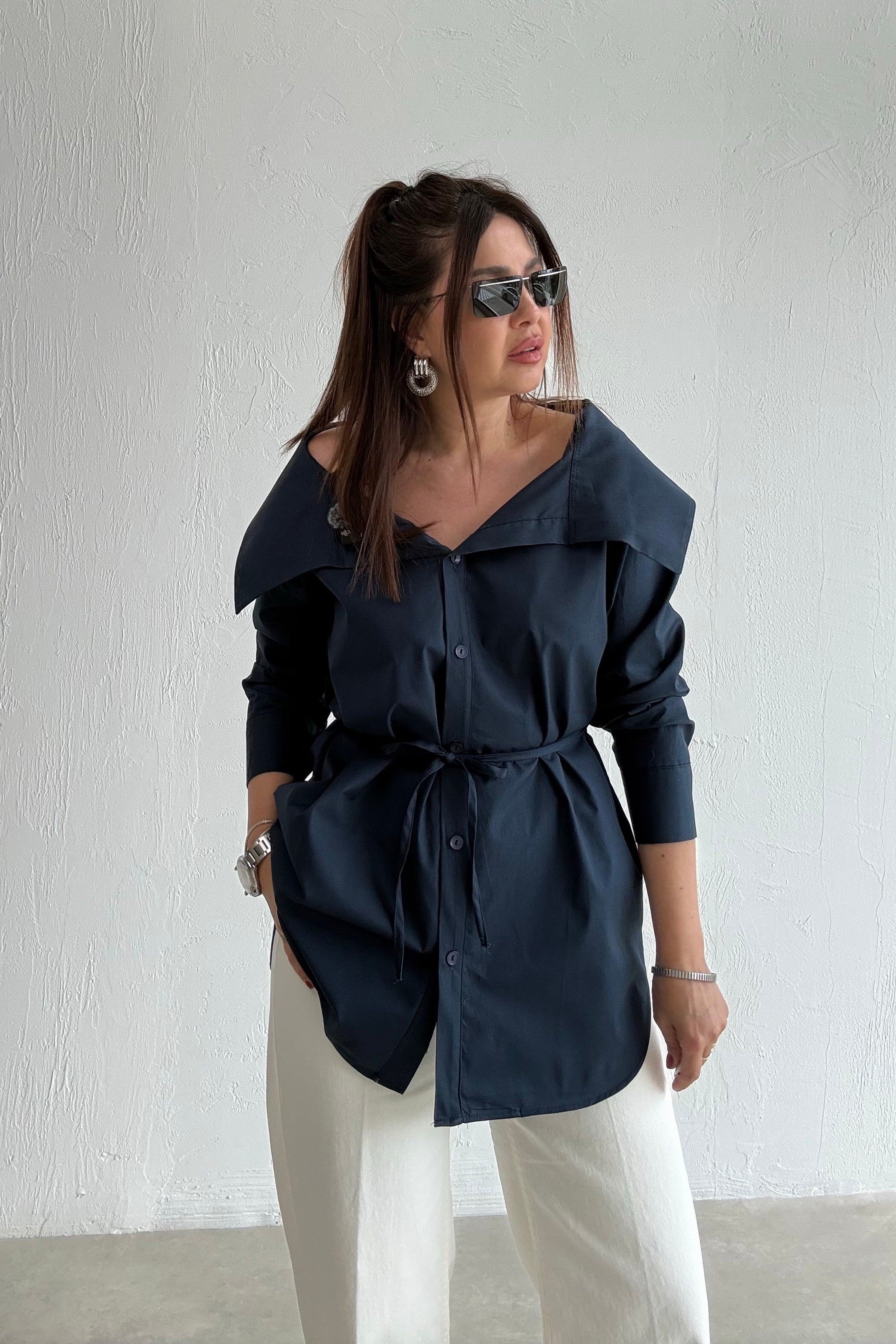 Lacivert Mendil Yaka Gömlek 