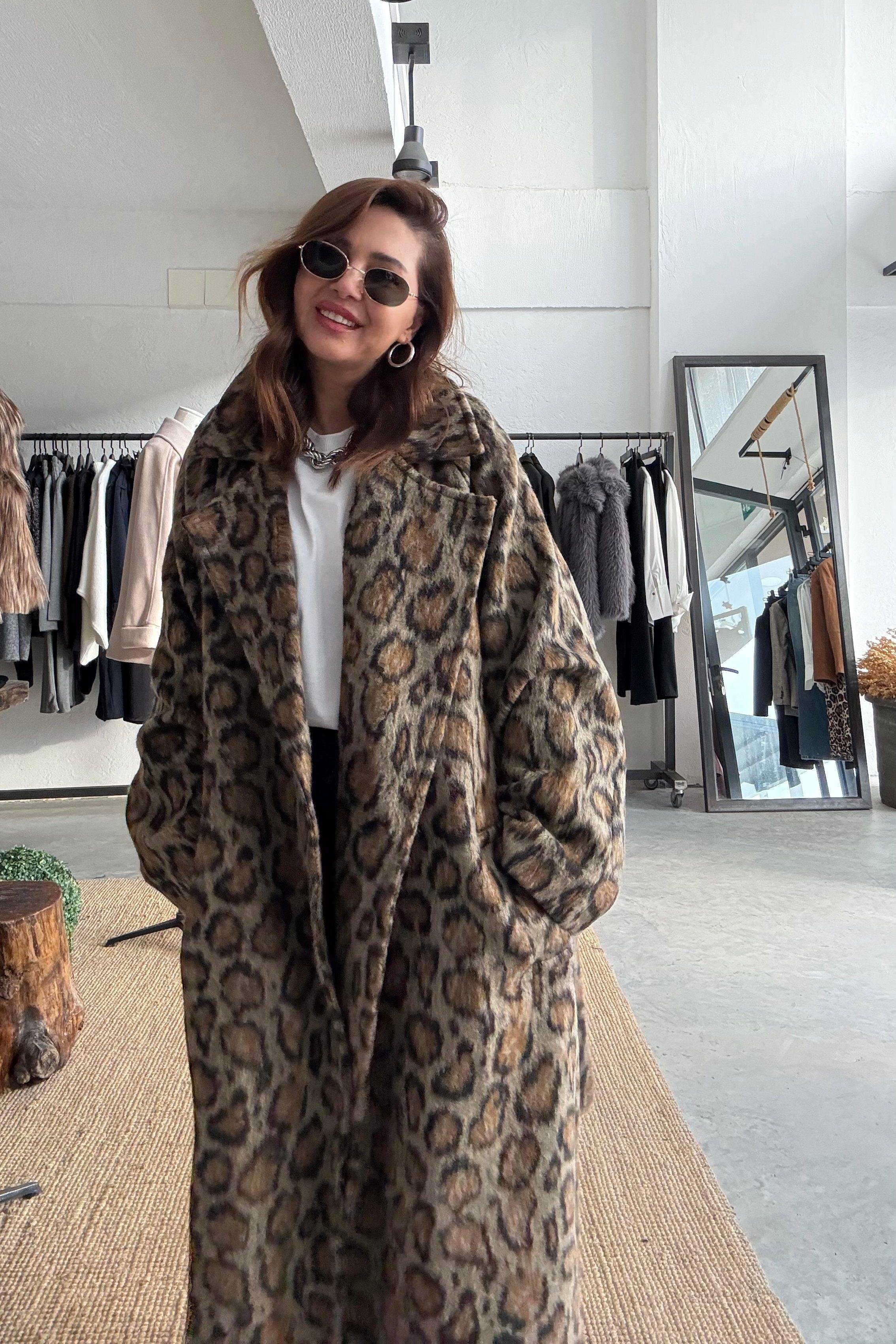 Leopar Desenli Kaşe Kaban 