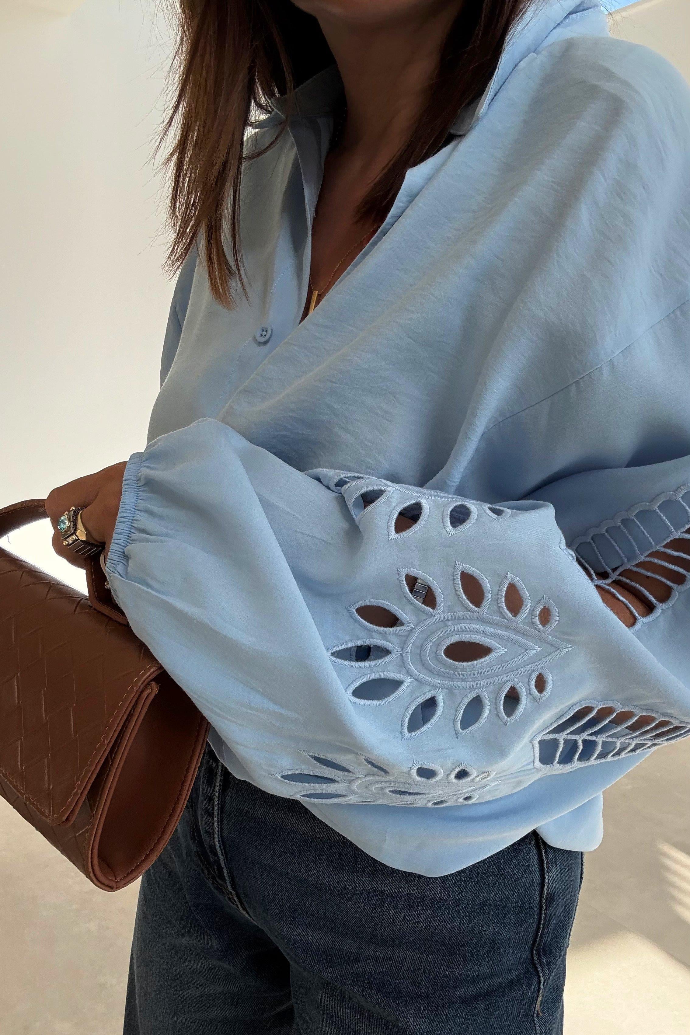 Mavi Oversize Nakışlı Gömlek 