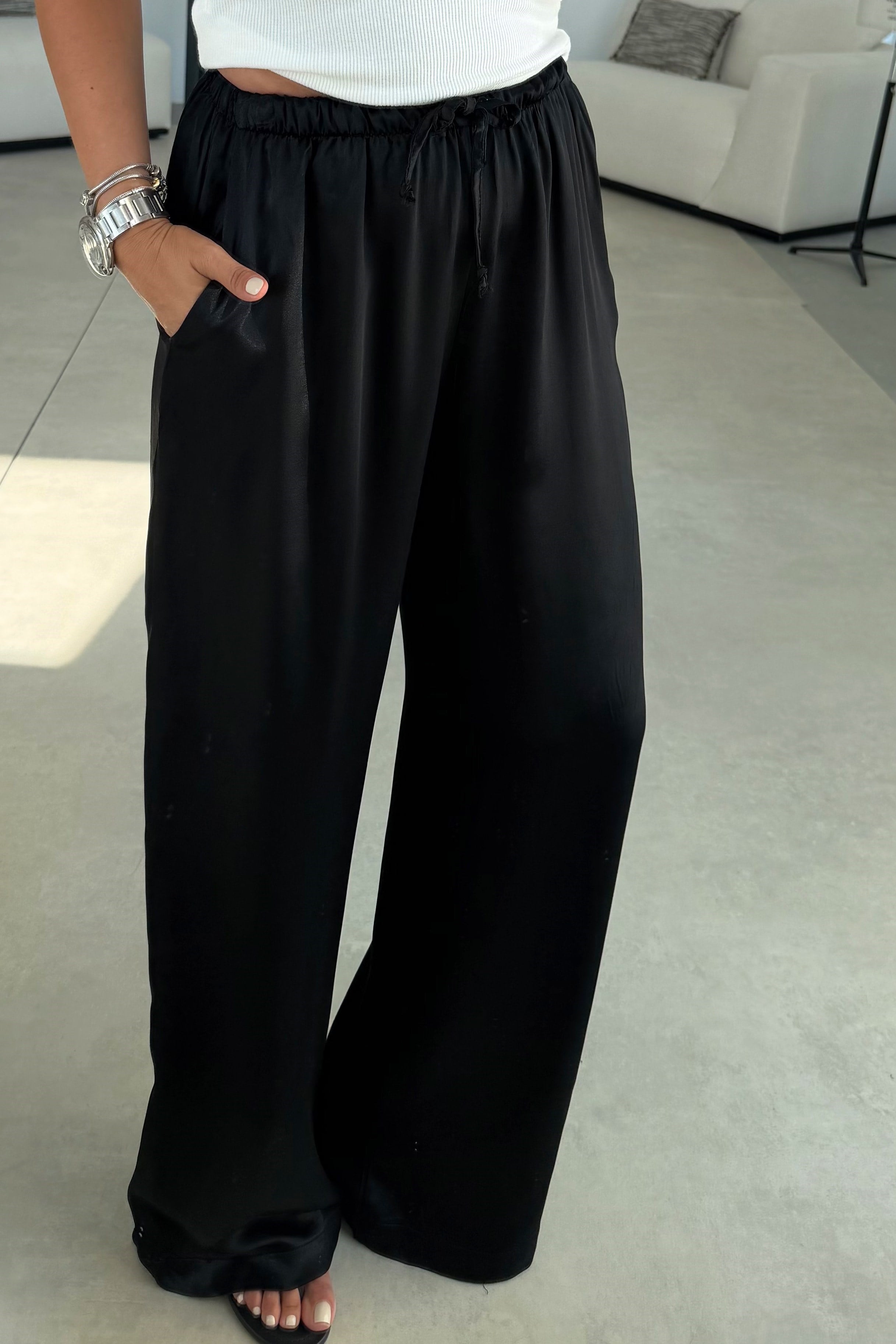 Saten Dökümlü Pantalon SİYAH
