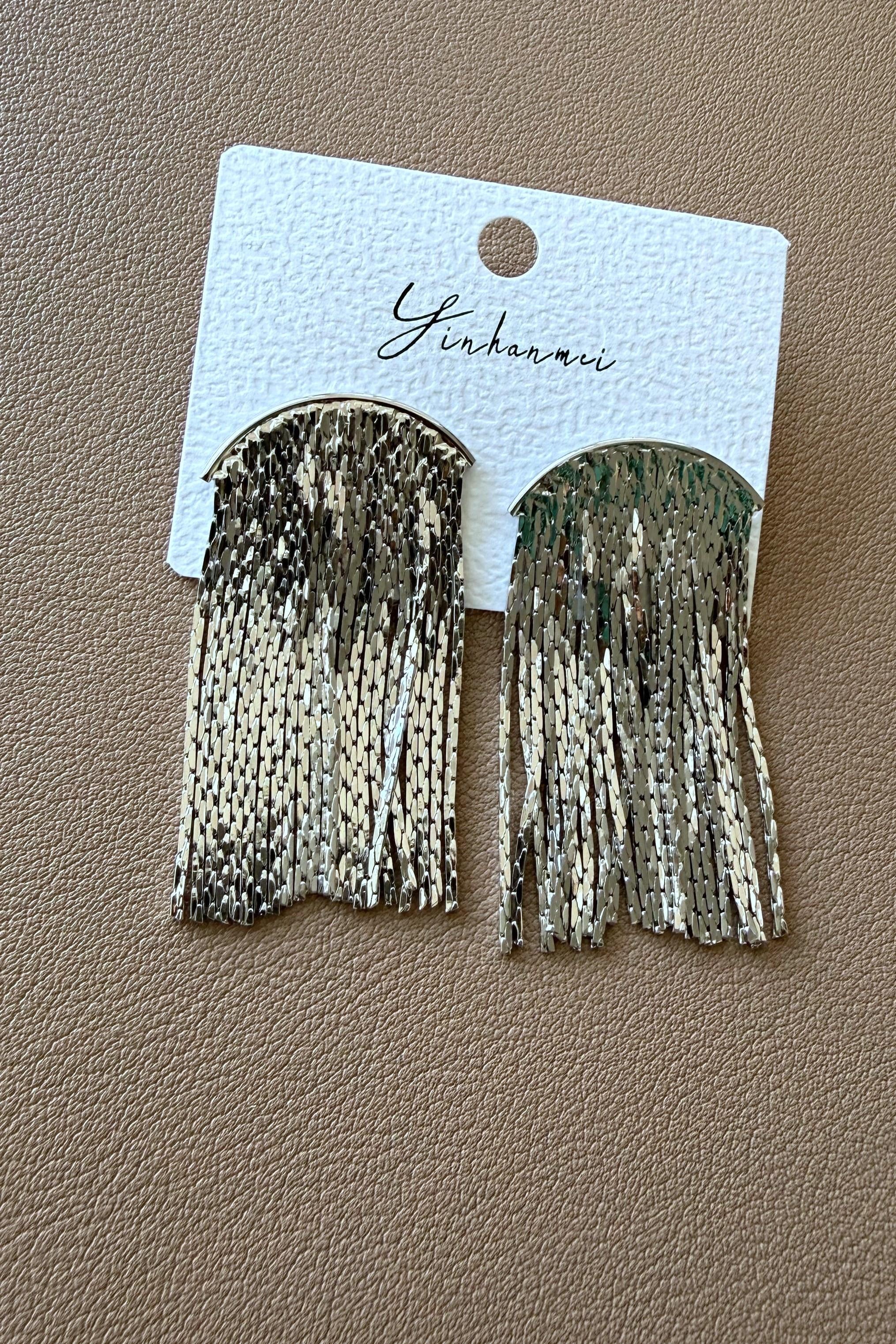 Silver Kısa Saçak Küpe 