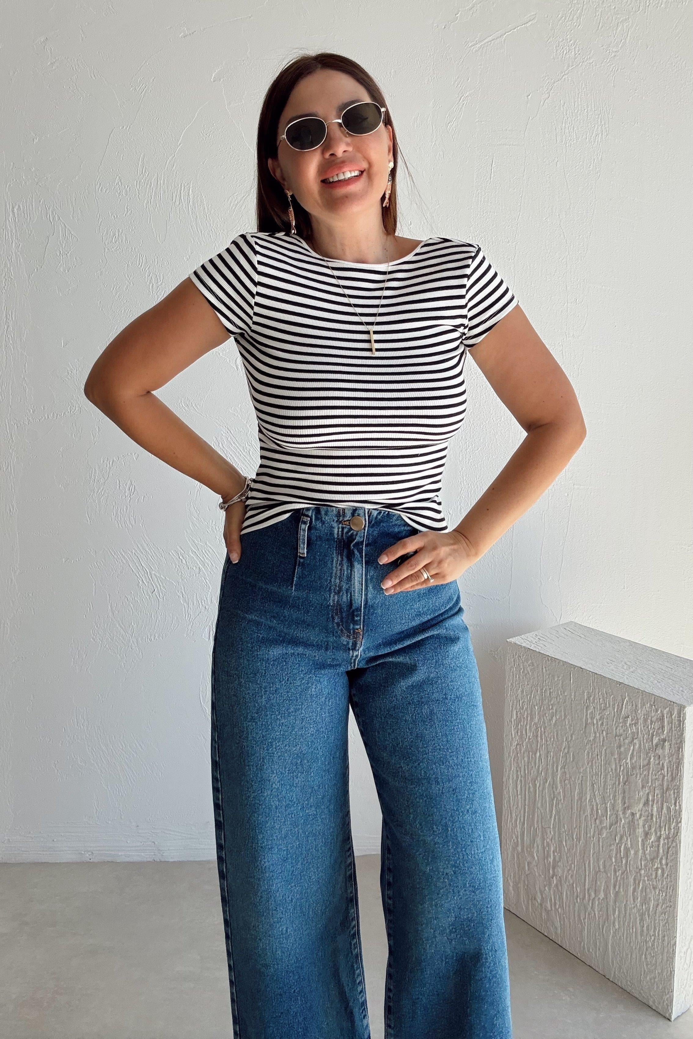 Siyah Çizgili Dekolteli Basic 