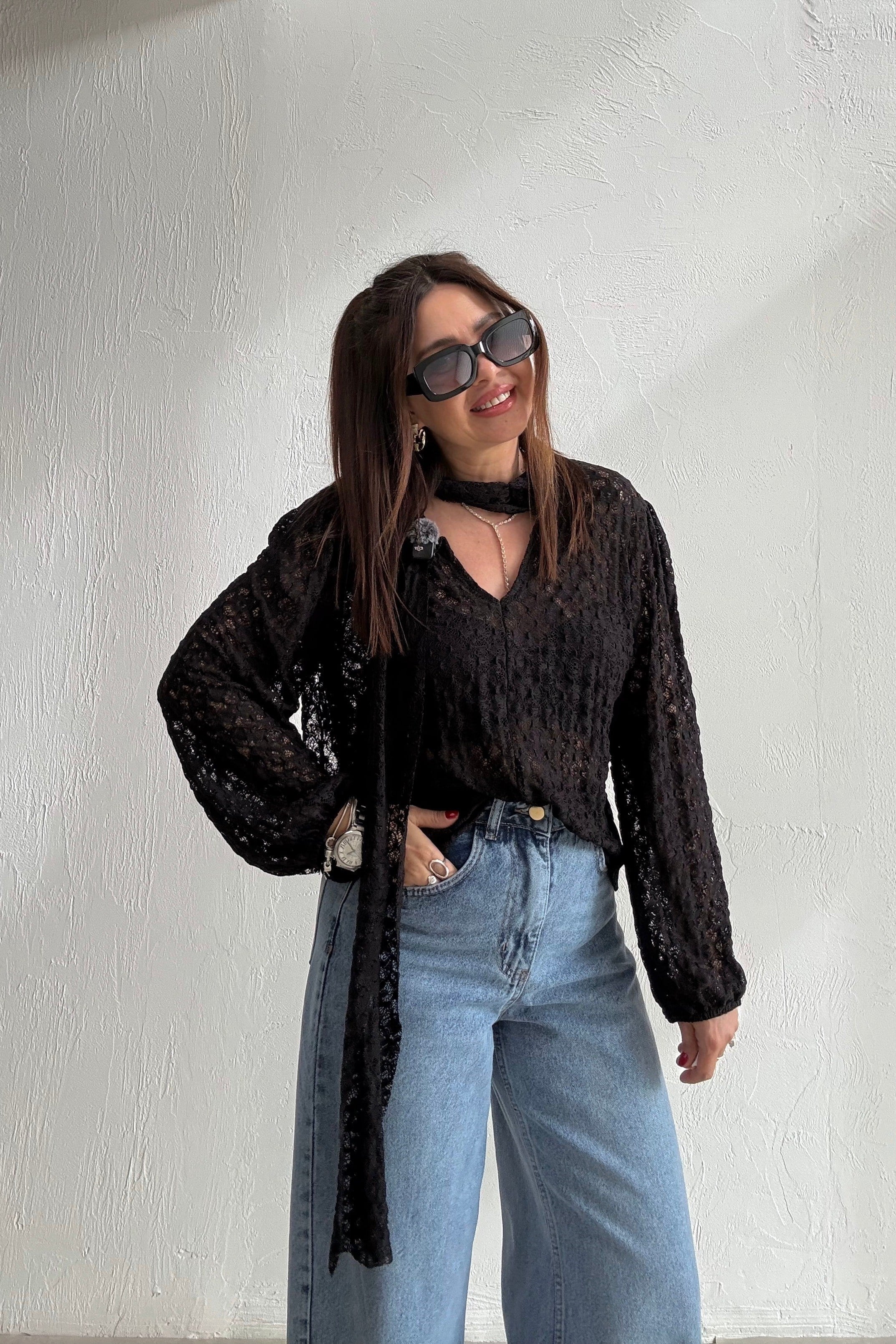 Siyah Dantelli Bluz 