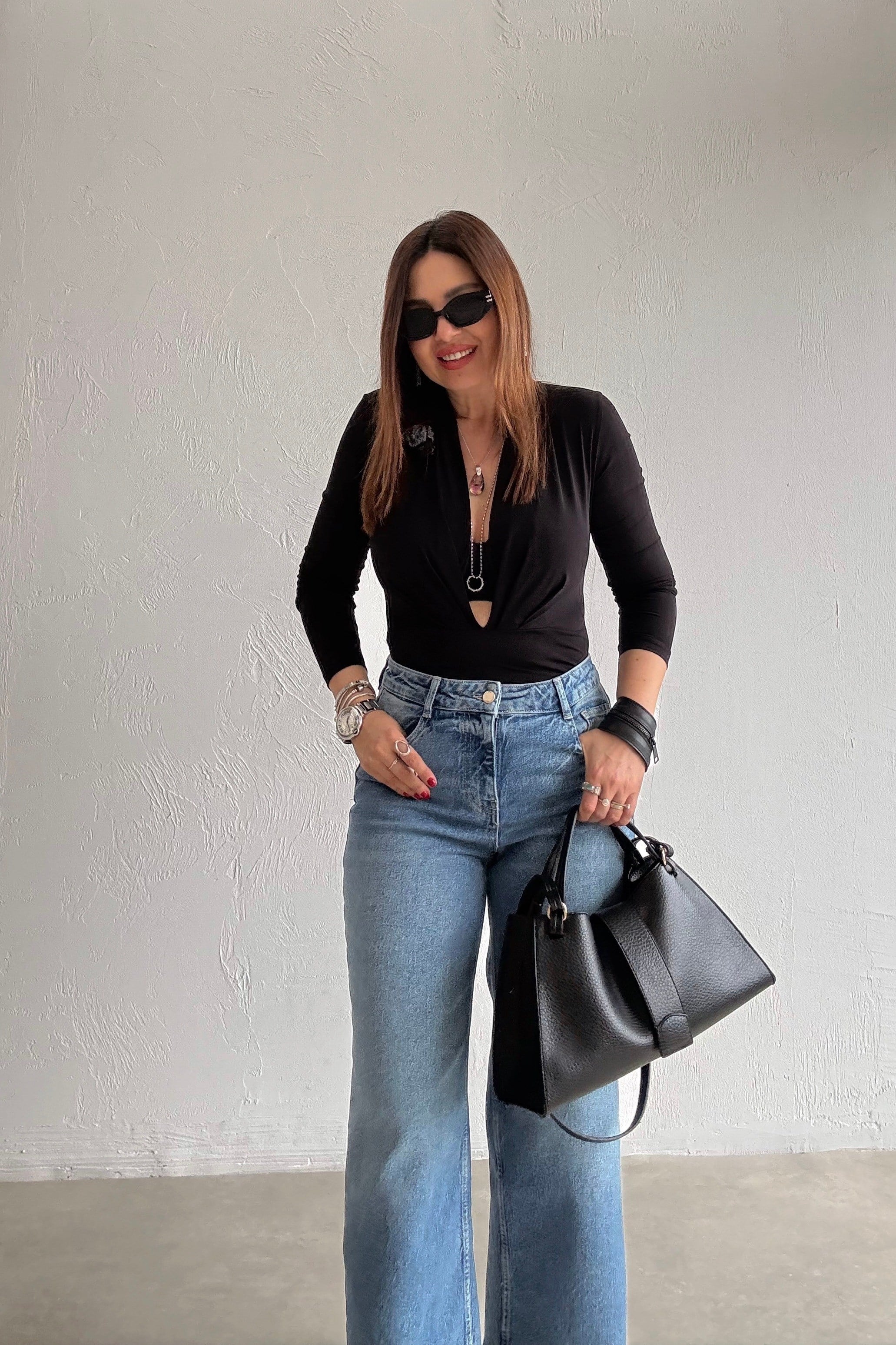 Siyah Derin V Yaka Bodysuit