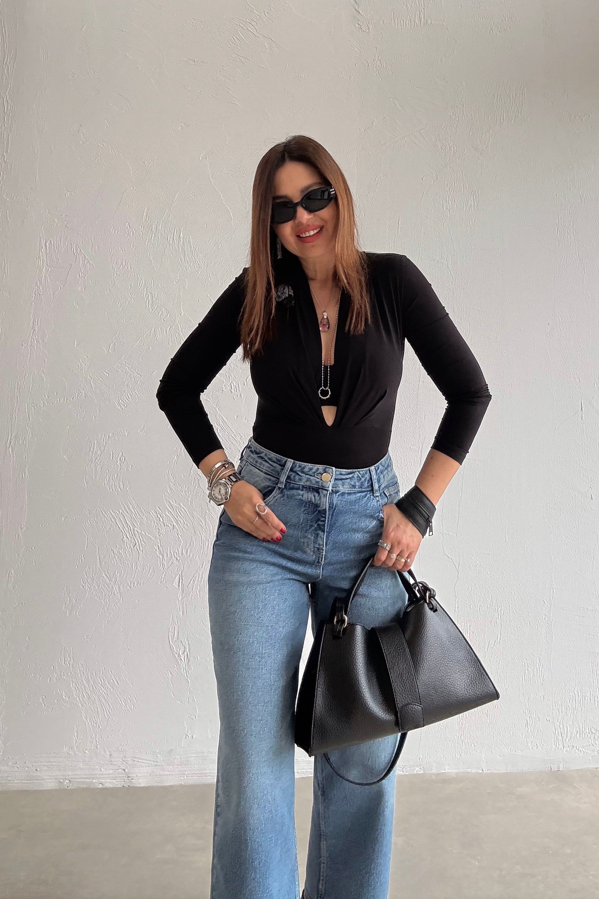 Siyah Derin V Yaka Bodysuit
