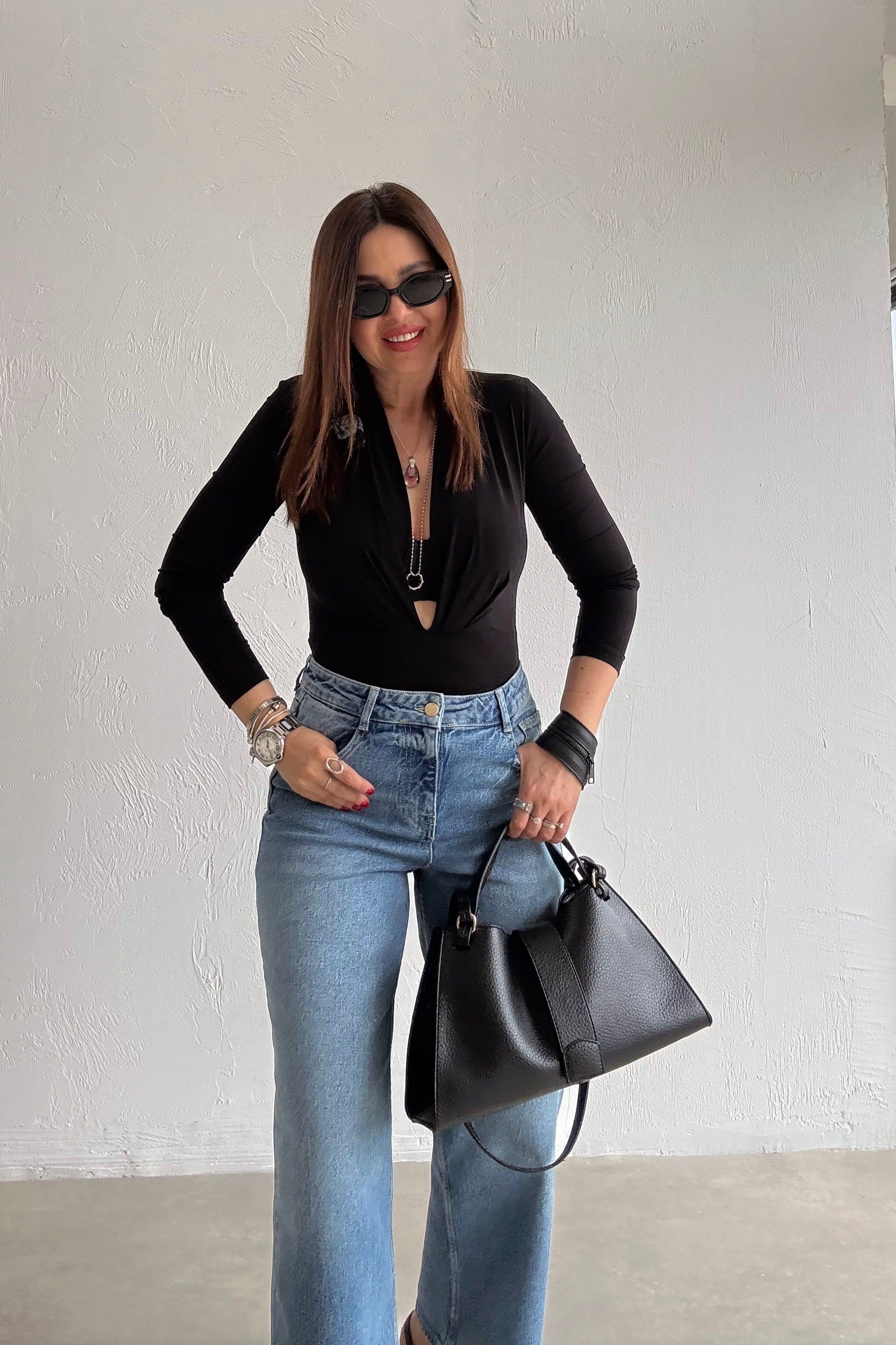 Siyah Derin V Yaka Bodysuit