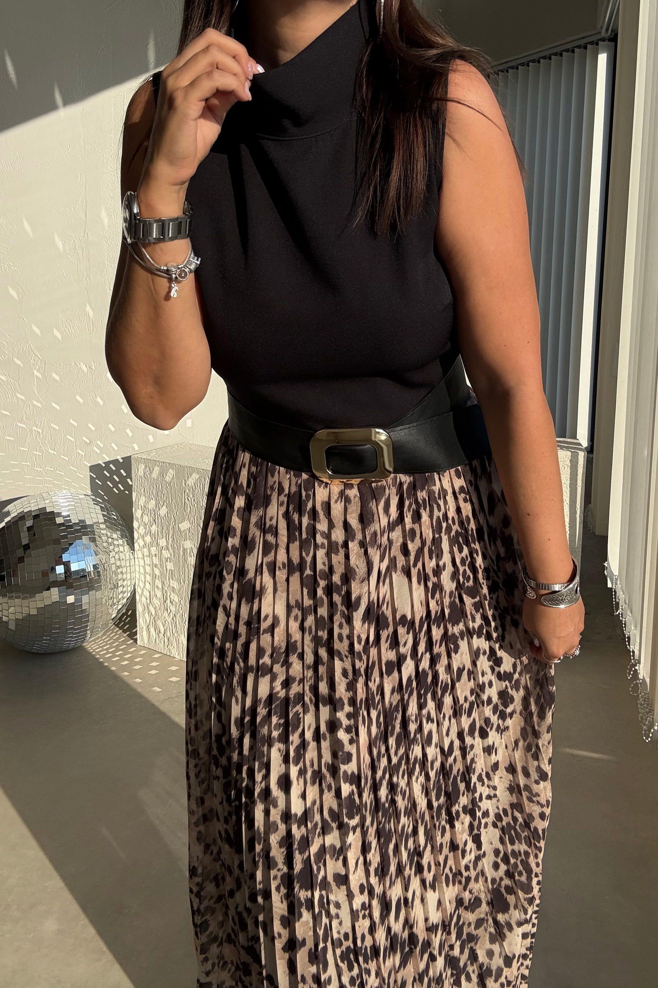 Siyah Leopar Piliseli Kemerli Elbise 