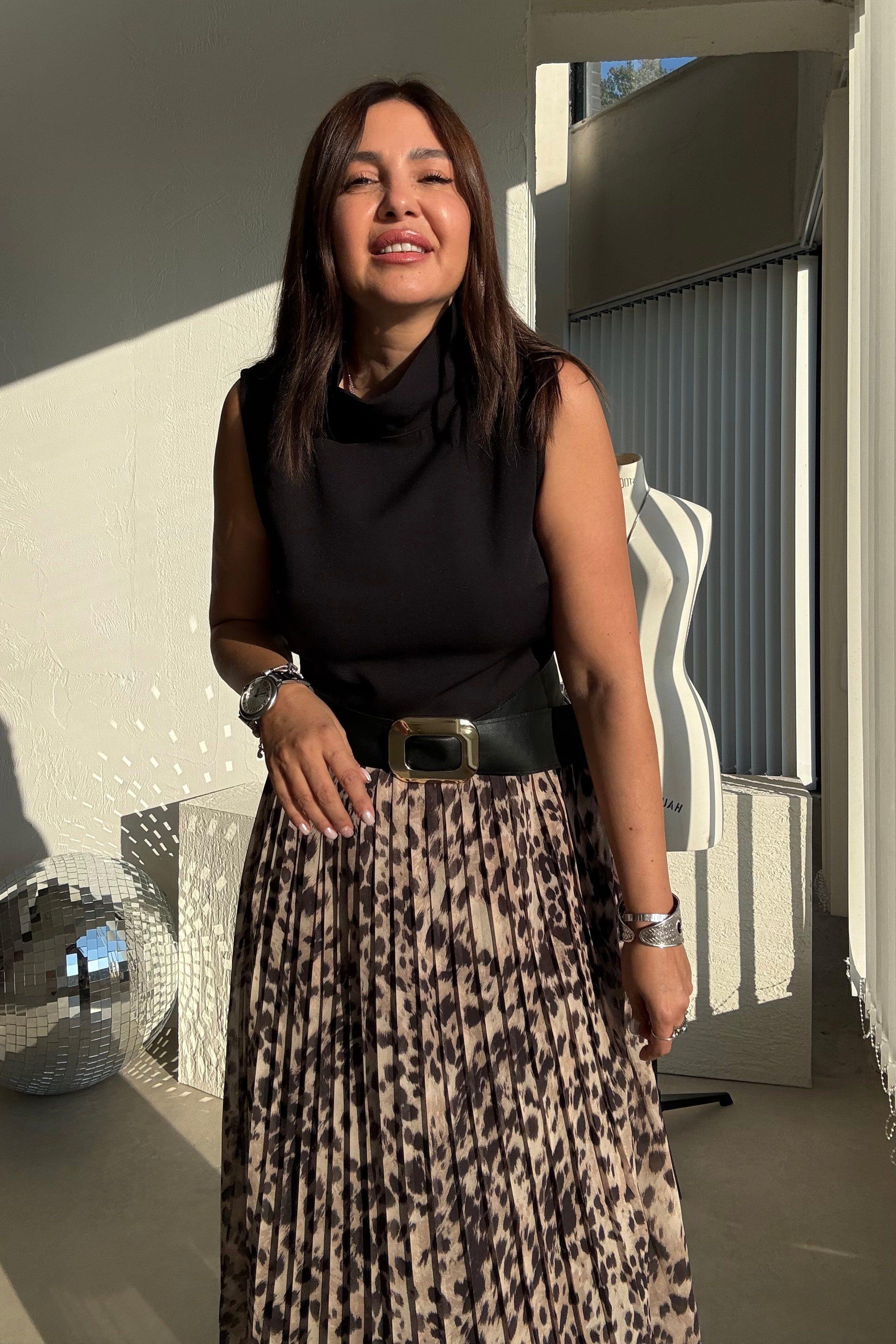 Siyah Leopar Piliseli Kemerli Elbise 