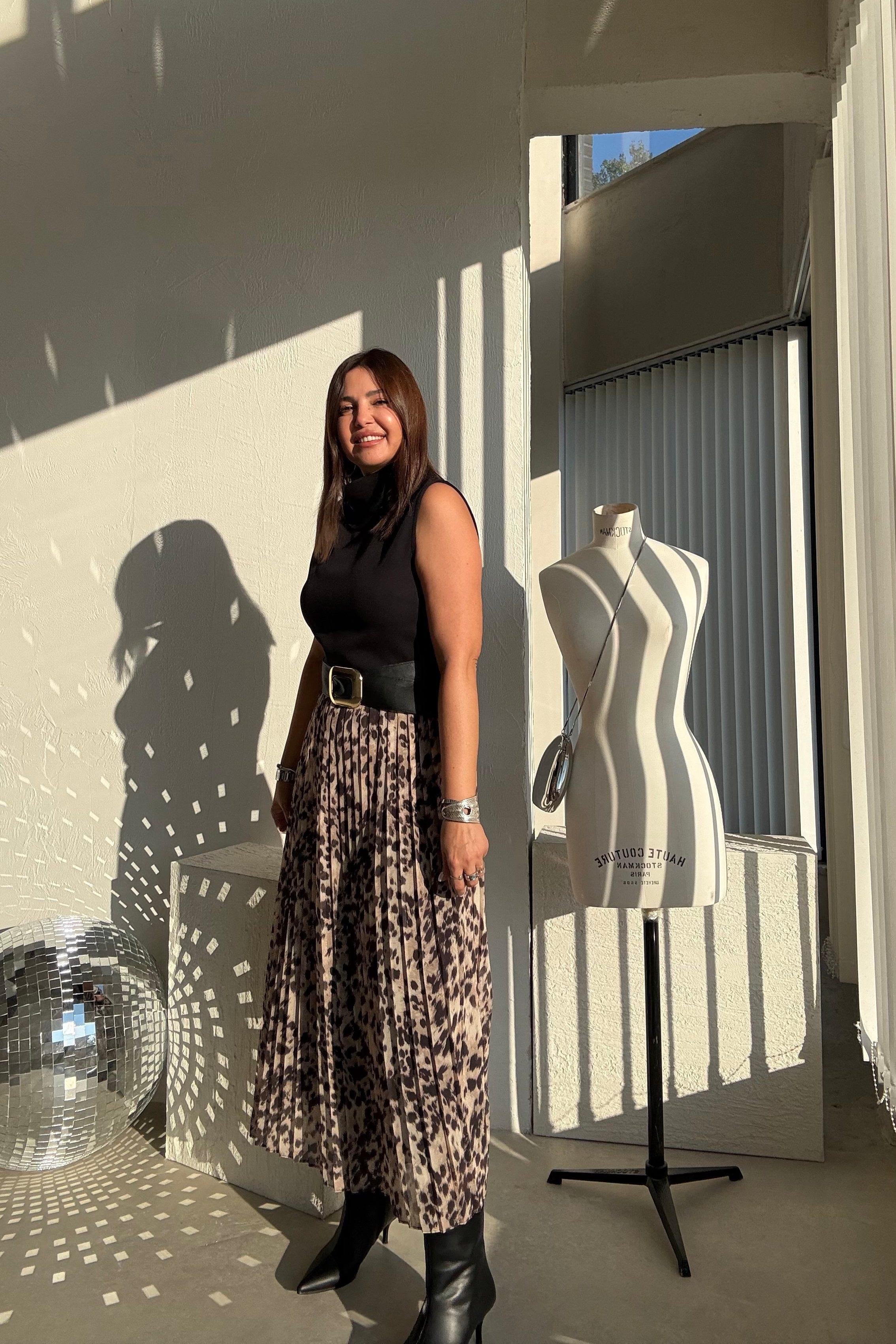 Siyah Leopar Piliseli Kemerli Elbise 