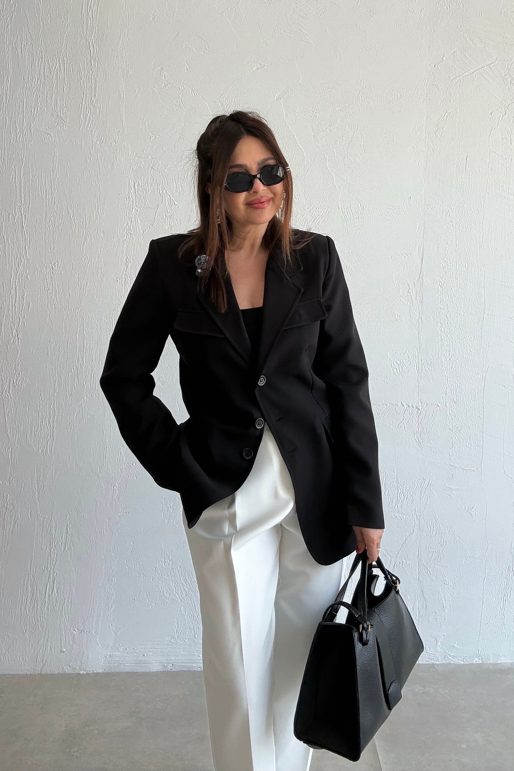 Siyah Üç Düğmeli Ceket 