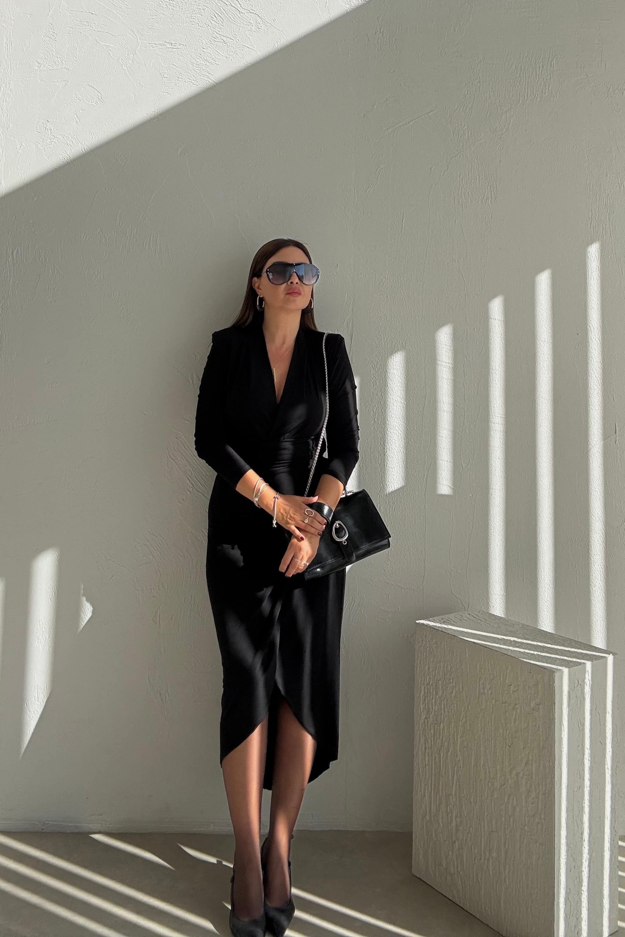 Siyah V Yaka Uzun Elbise 