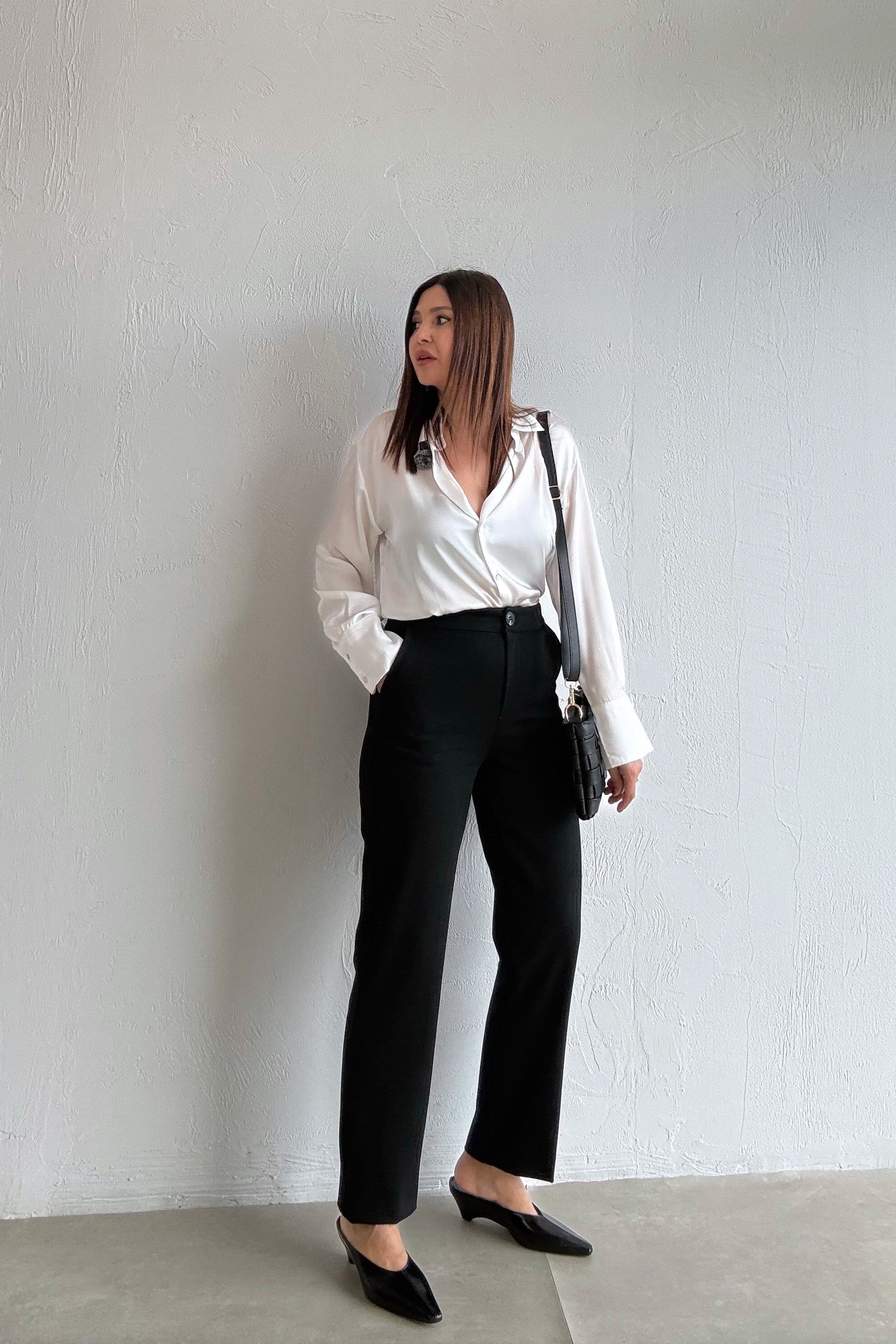 Siyah Yan Cepli Pantolon 