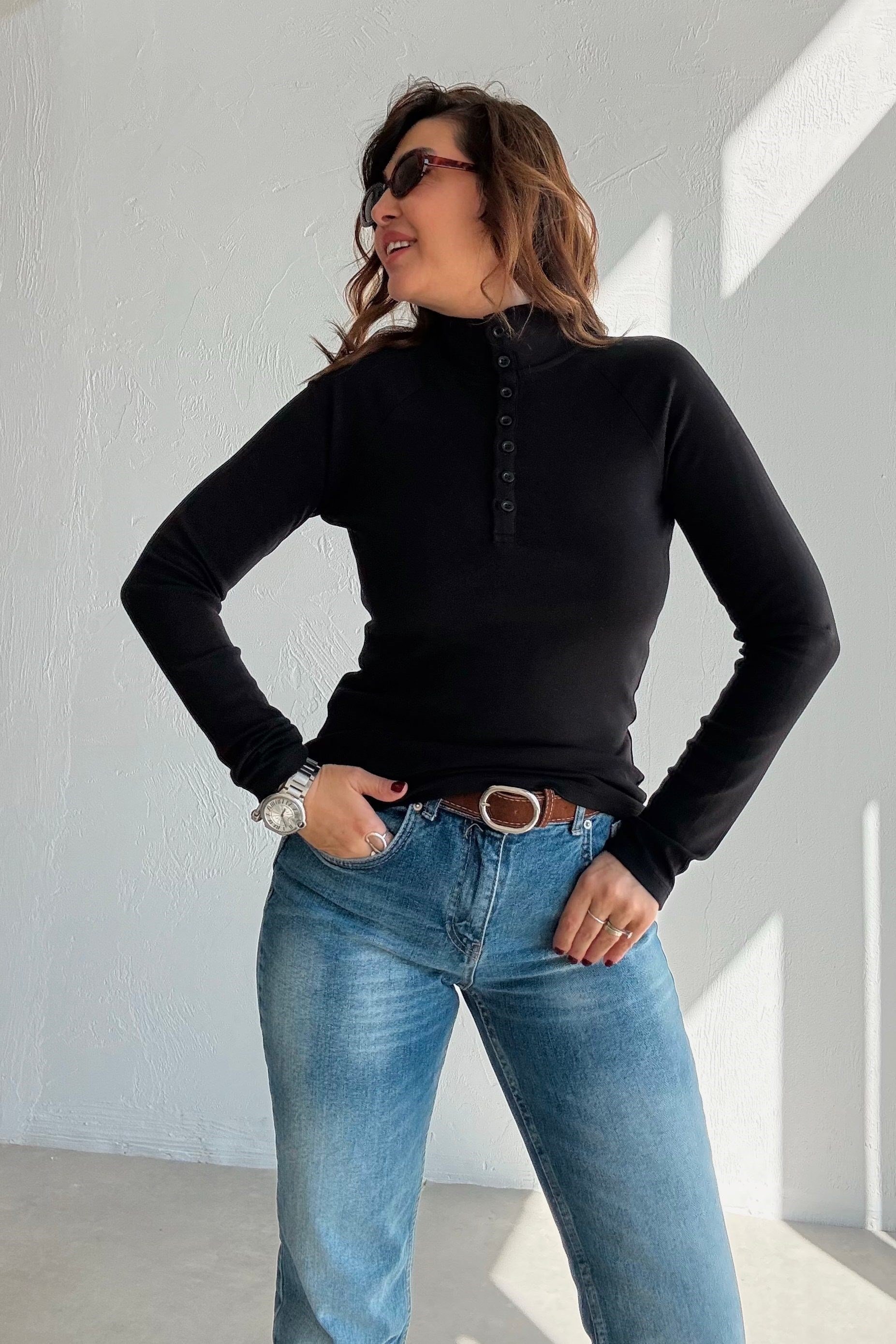 Siyah Yüksek Yaka Basic Üst 