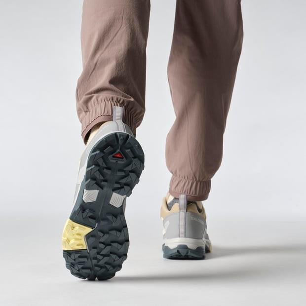 Salomon 478104 X Ultra 5 W White Pepper/Monument/Yellow Iris Kadın Outdoor Ayakkabı