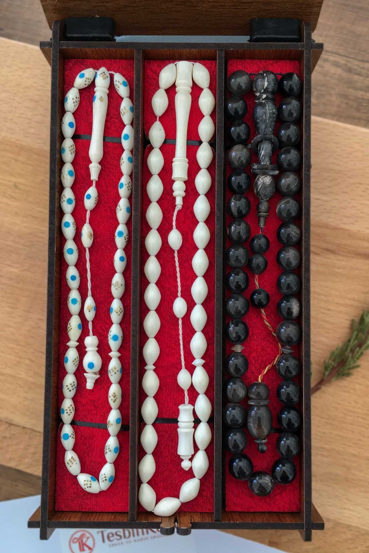 Ahşap Kutuda Deve Kemiği ve Bufalo Boynuzu 3'lü Tesbih Seti