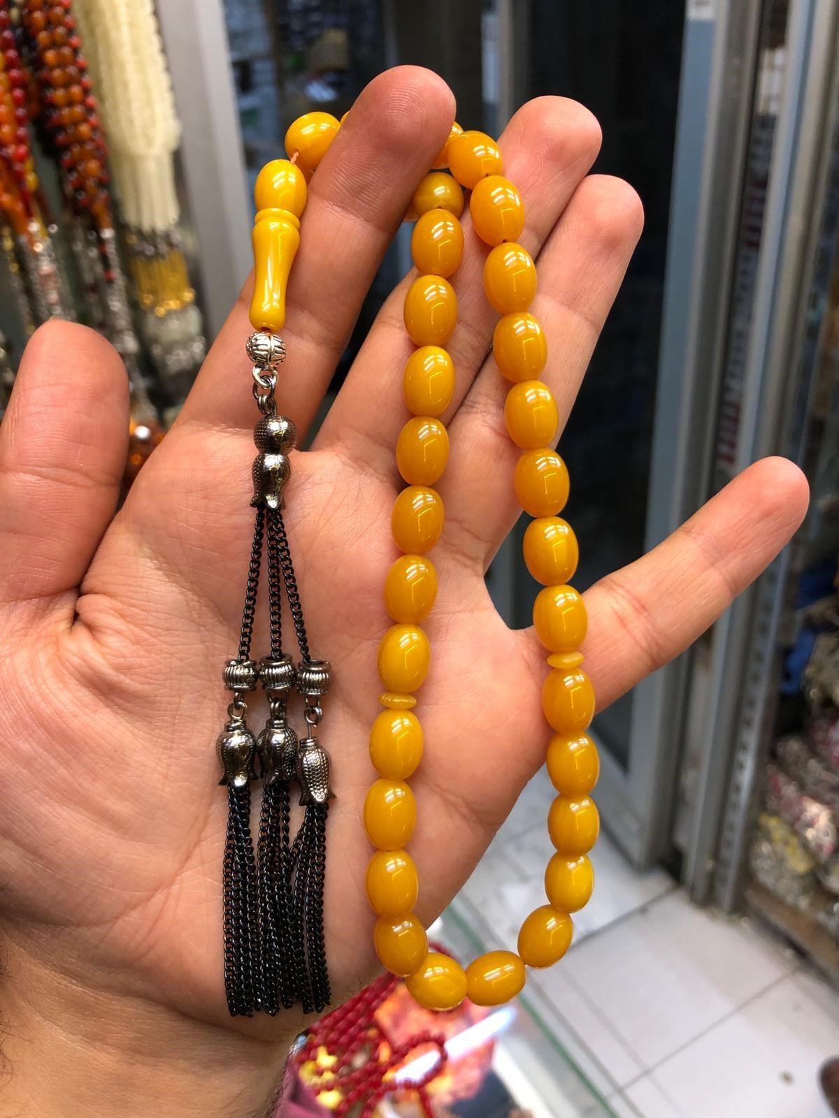 Güzel Çekimli 3'lü Lale Püsküllü Sıkma Kehribar Tesbih