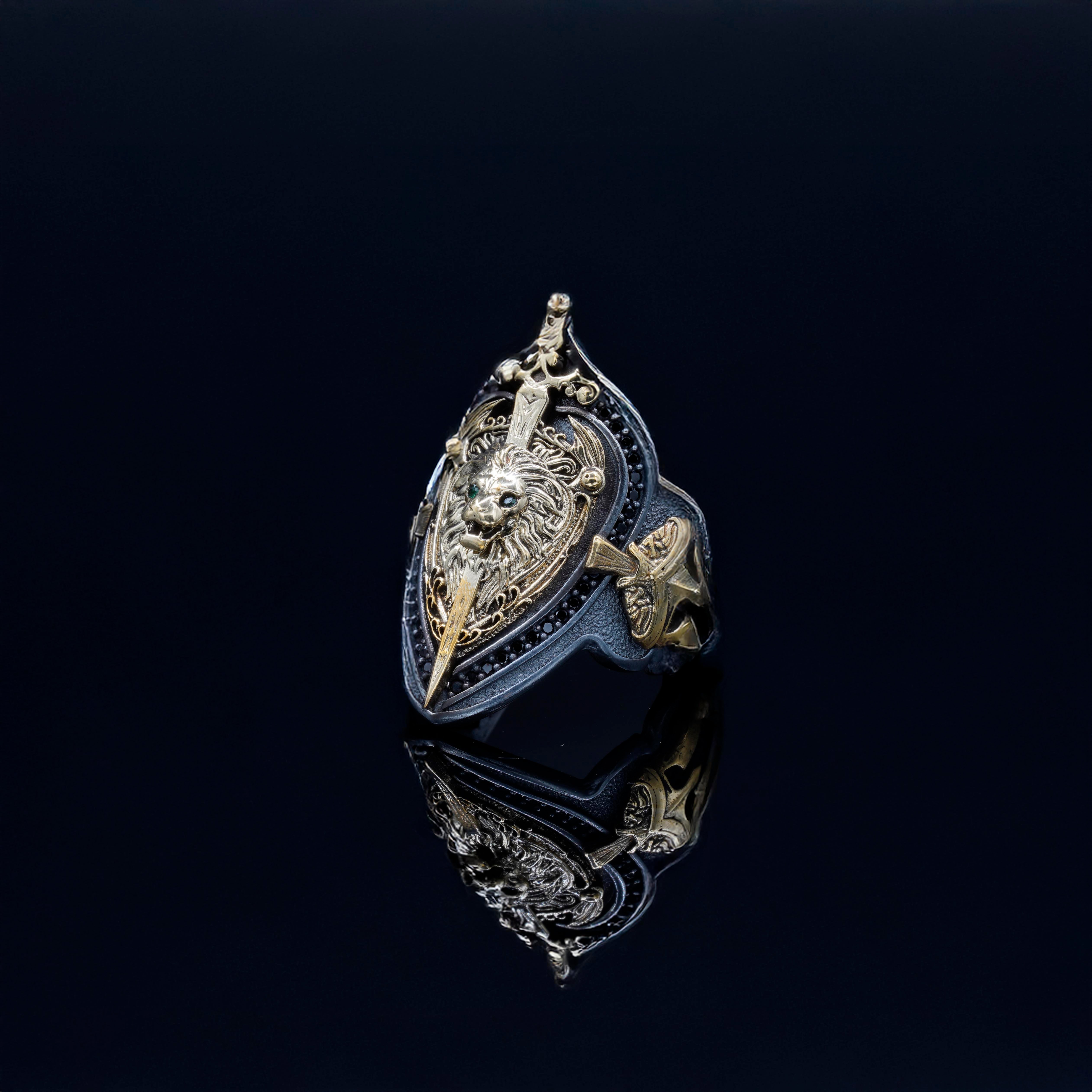 Luxury Green Eye Lion Ring