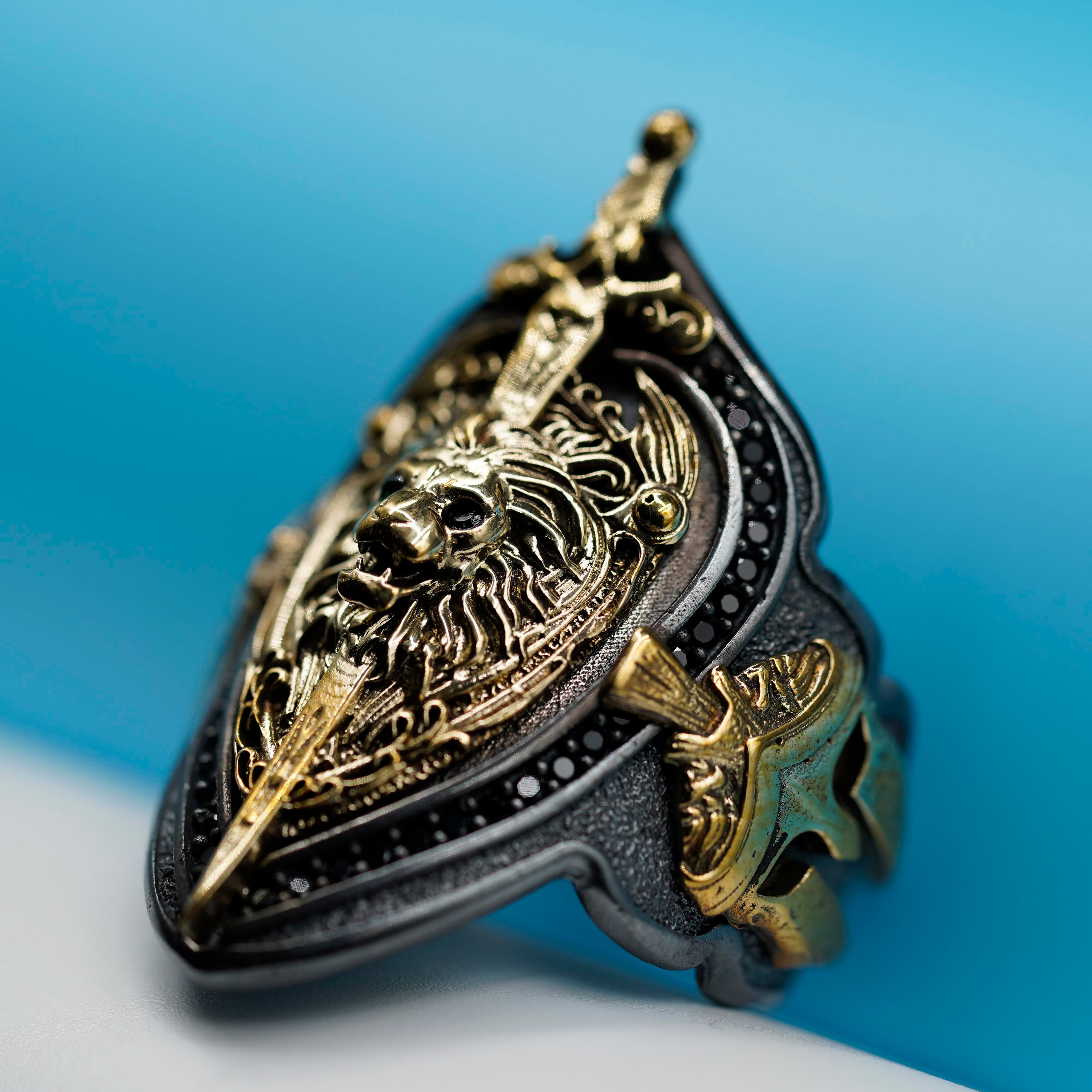 Luxury Green Eye Lion Ring