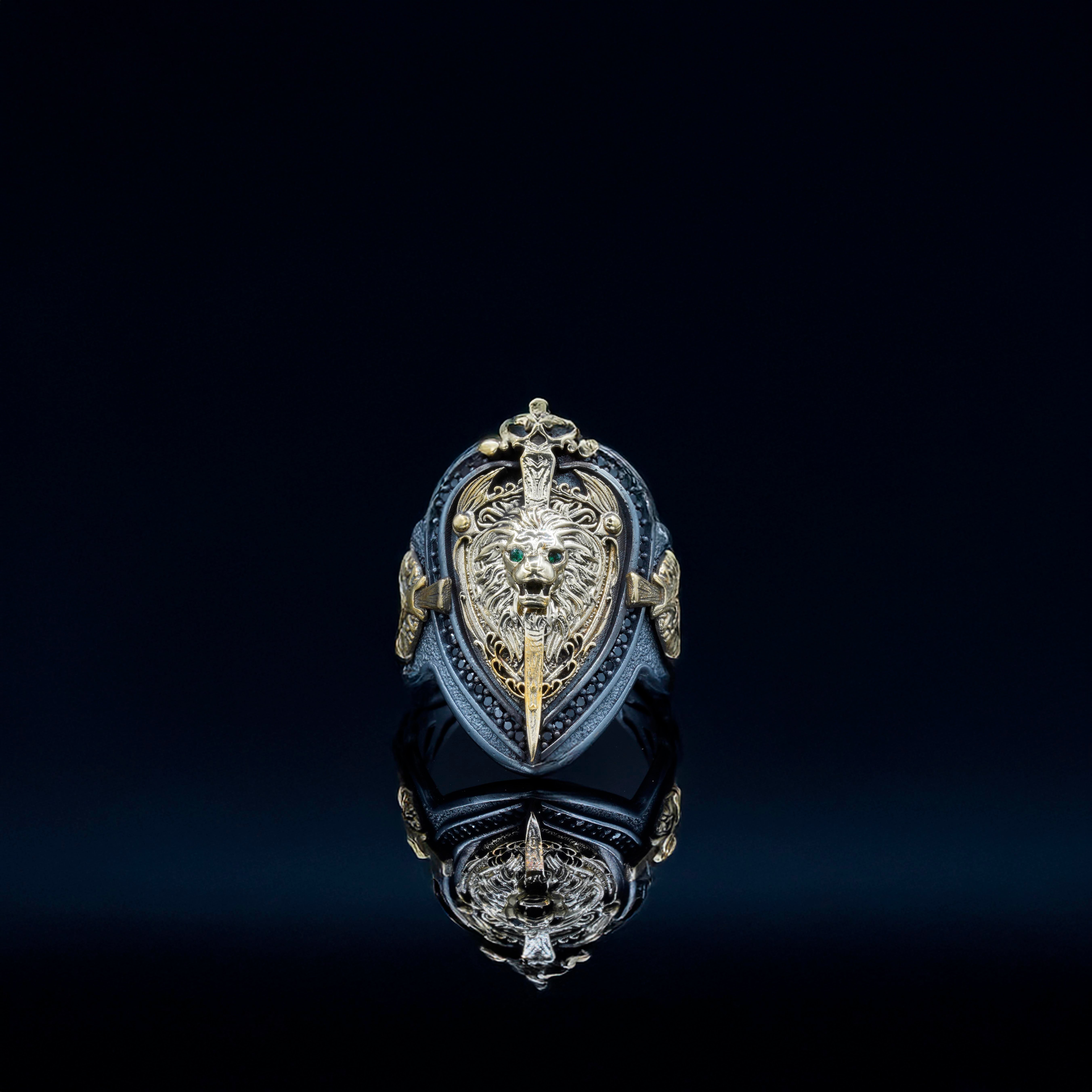 Luxury Green Eye Lion Ring