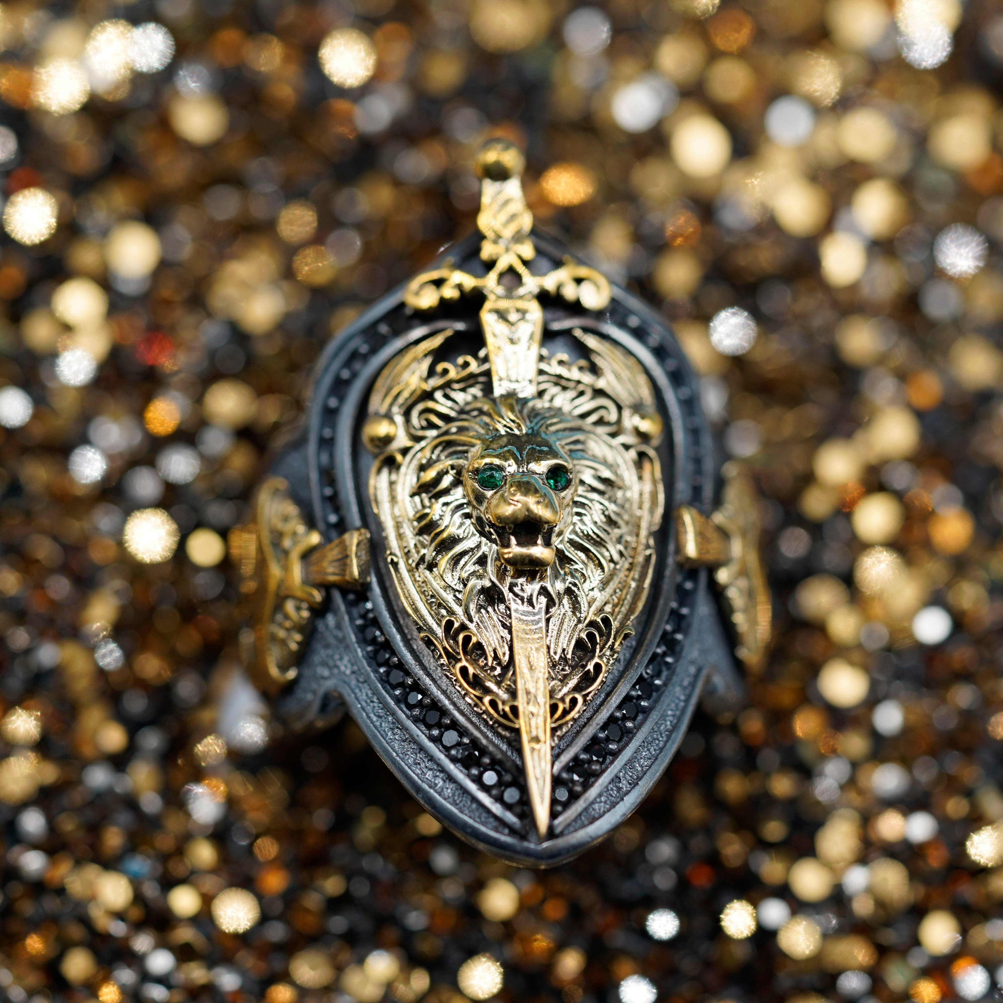 Luxury Green Eye Lion Ring