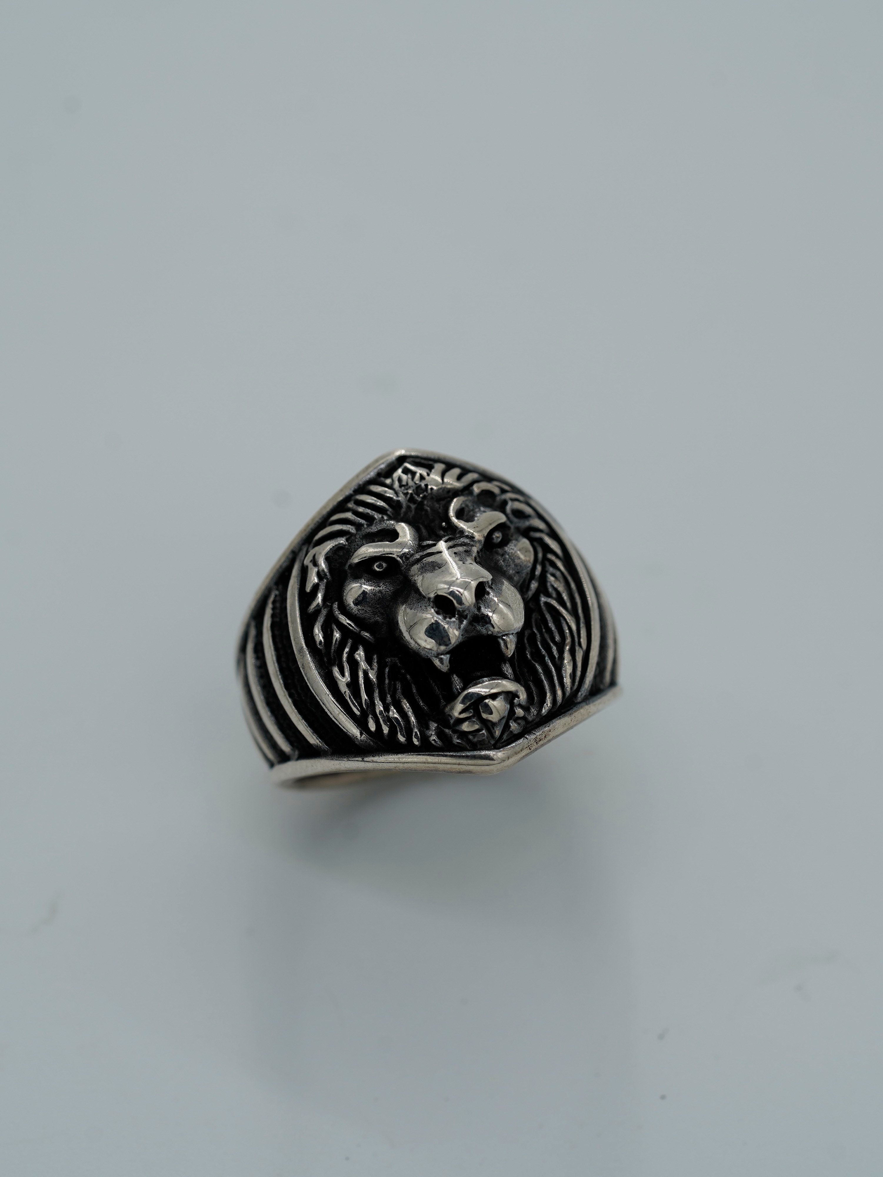 Luxury King Lion Ring