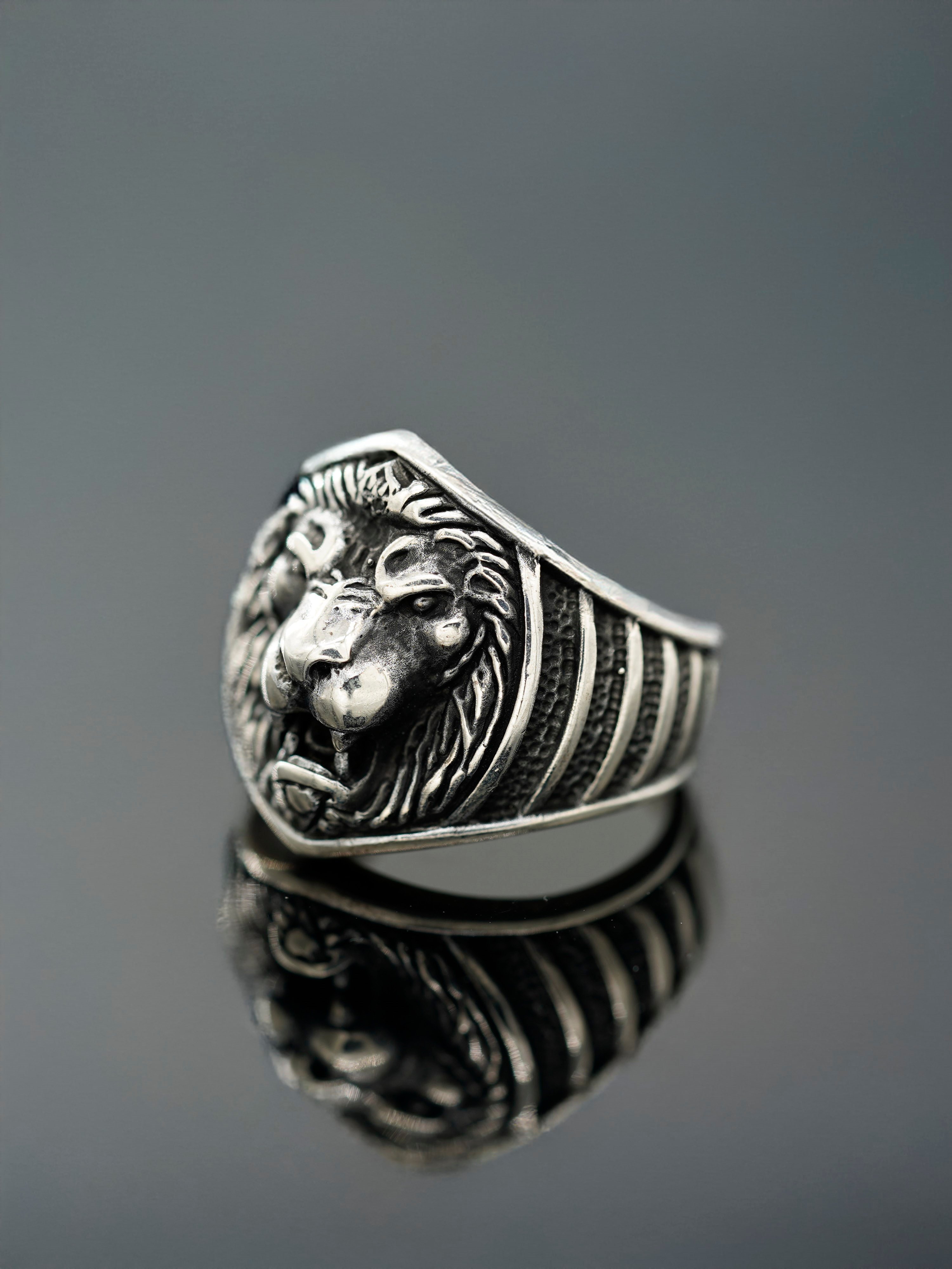 Luxury King Lion Ring