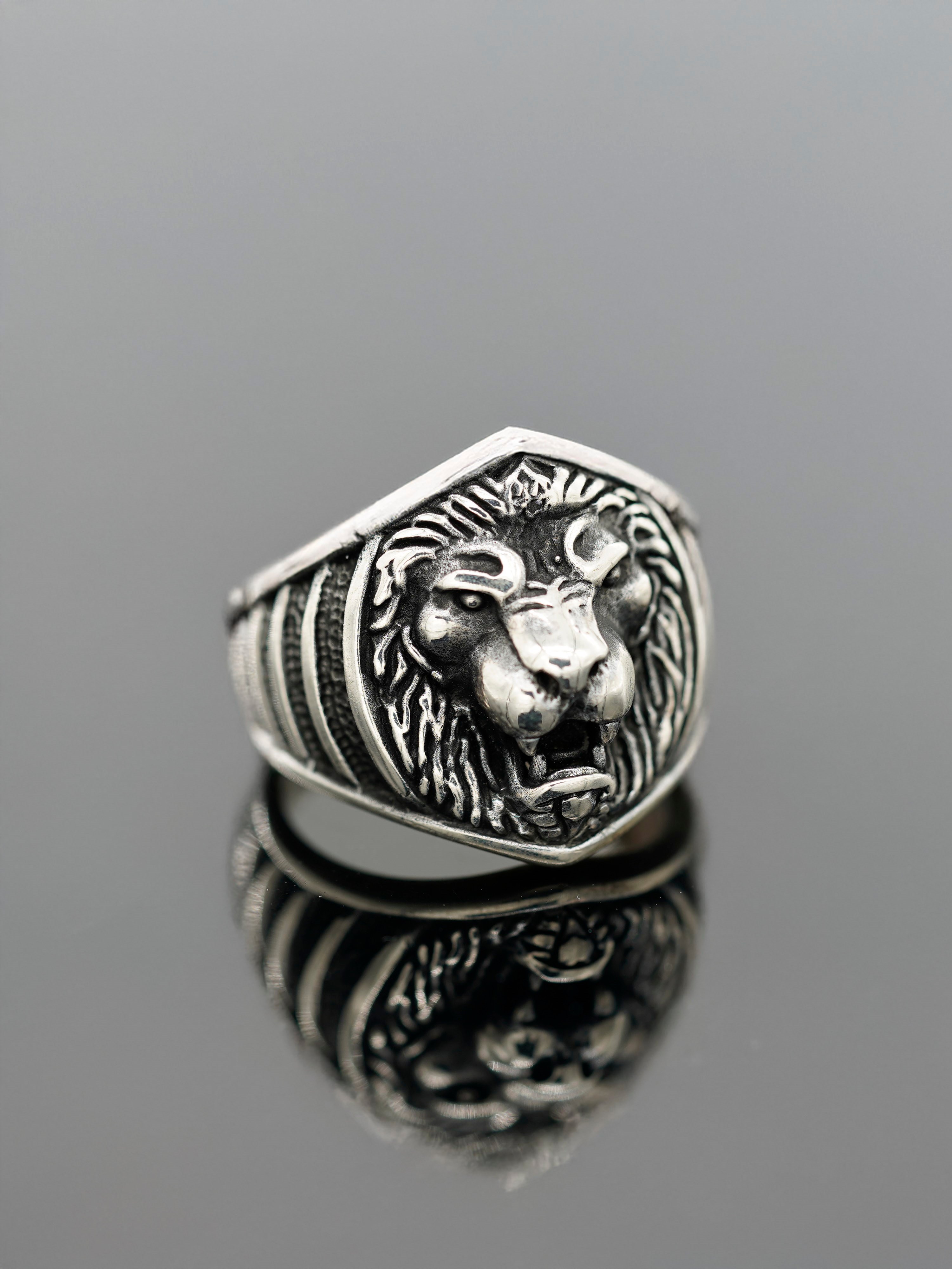 Luxury King Lion Ring