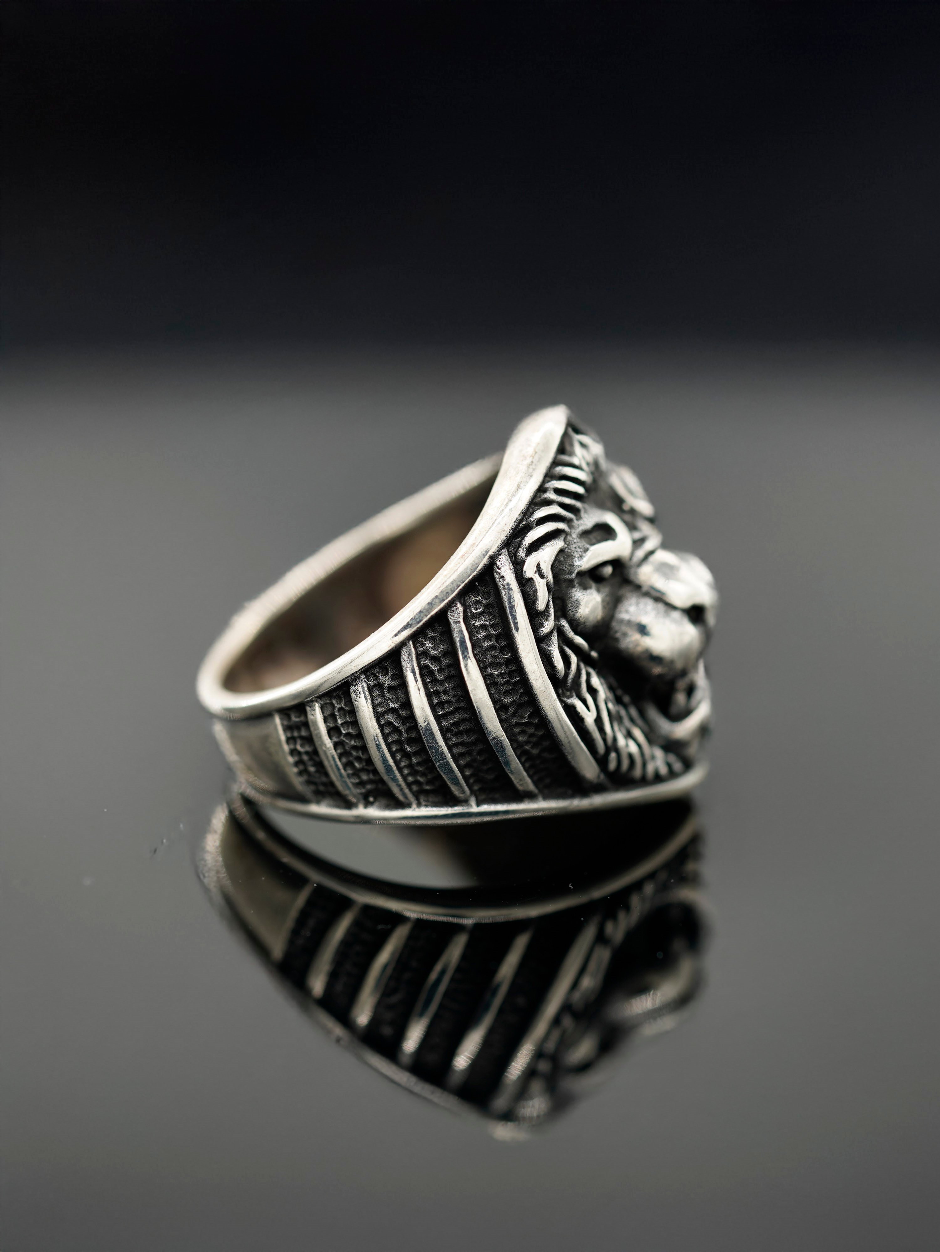 Luxury King Lion Ring