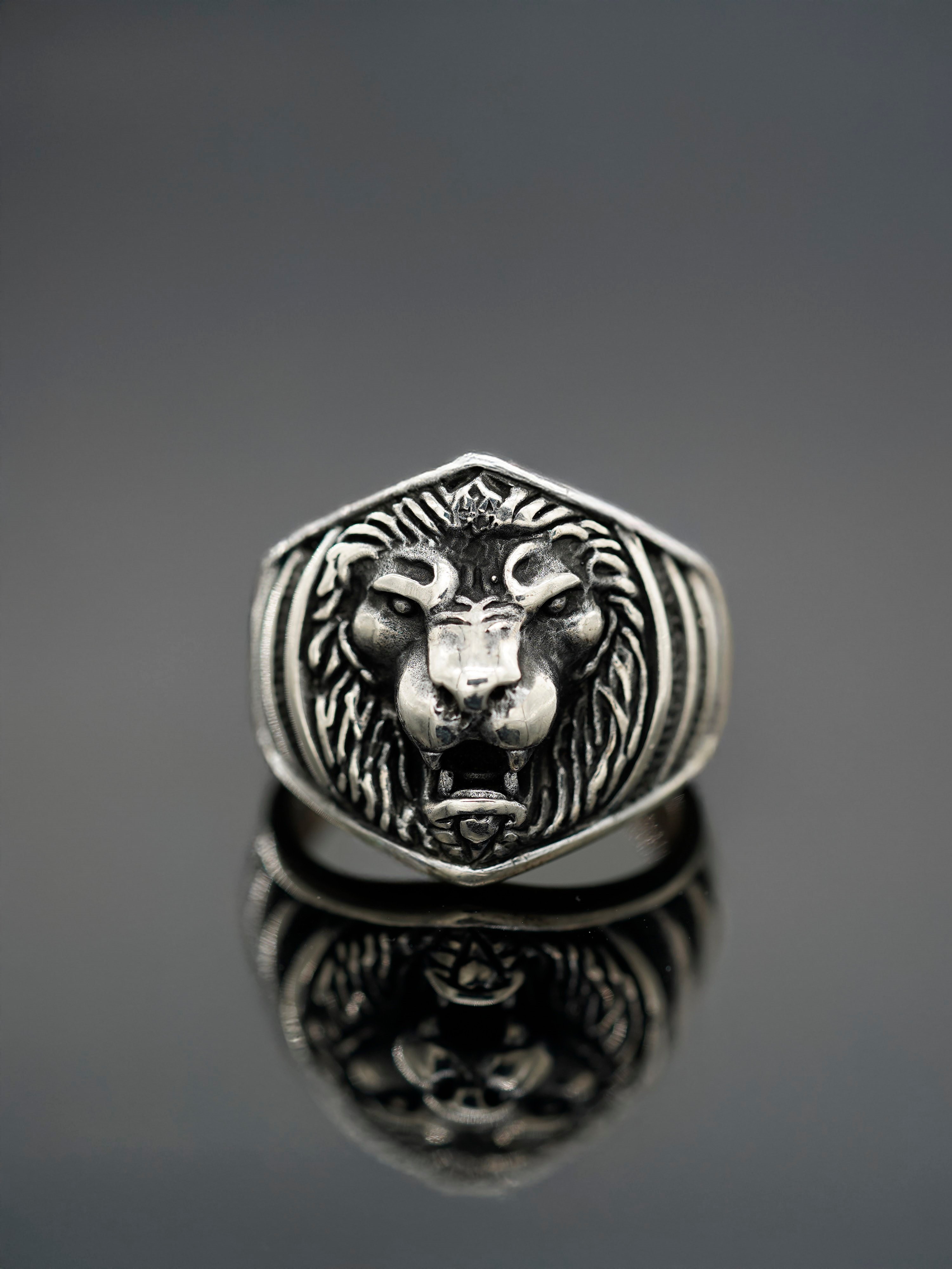 Luxury King Lion Ring