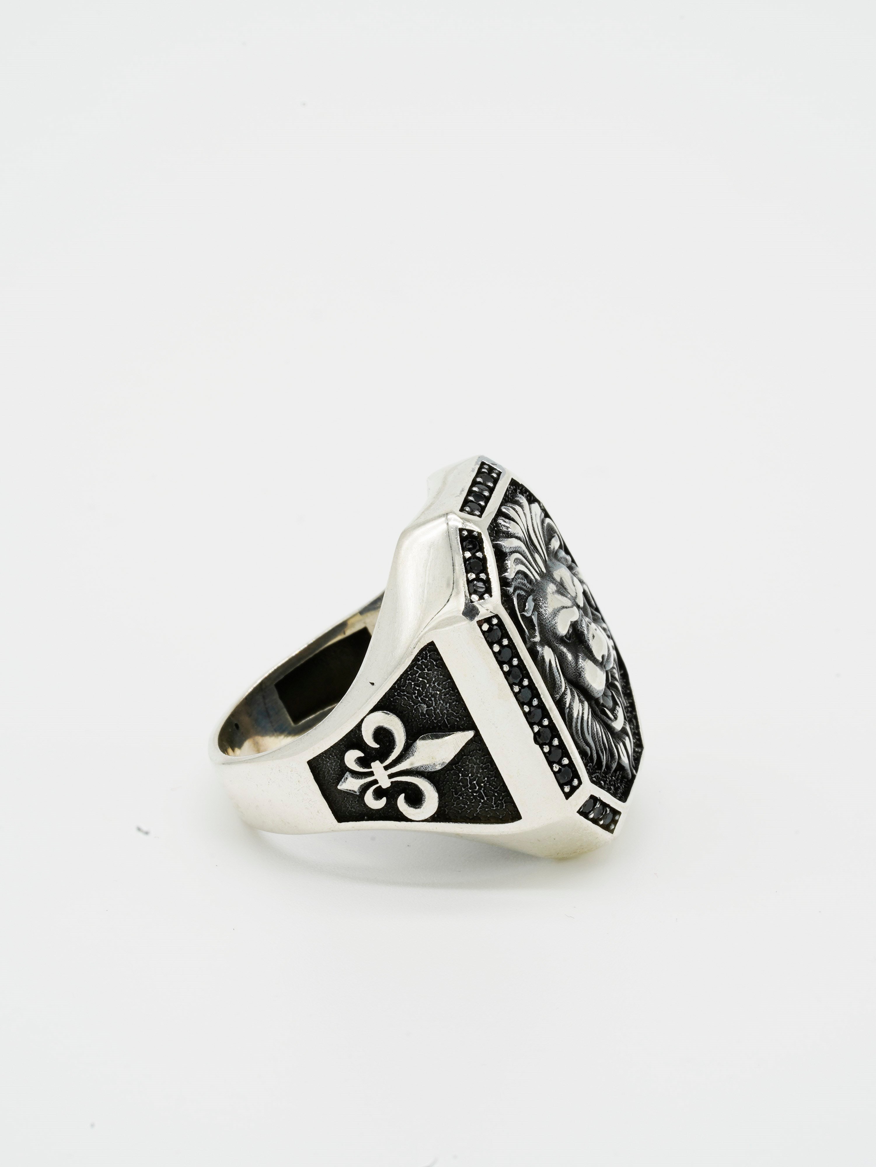 Luxury Lion Ring