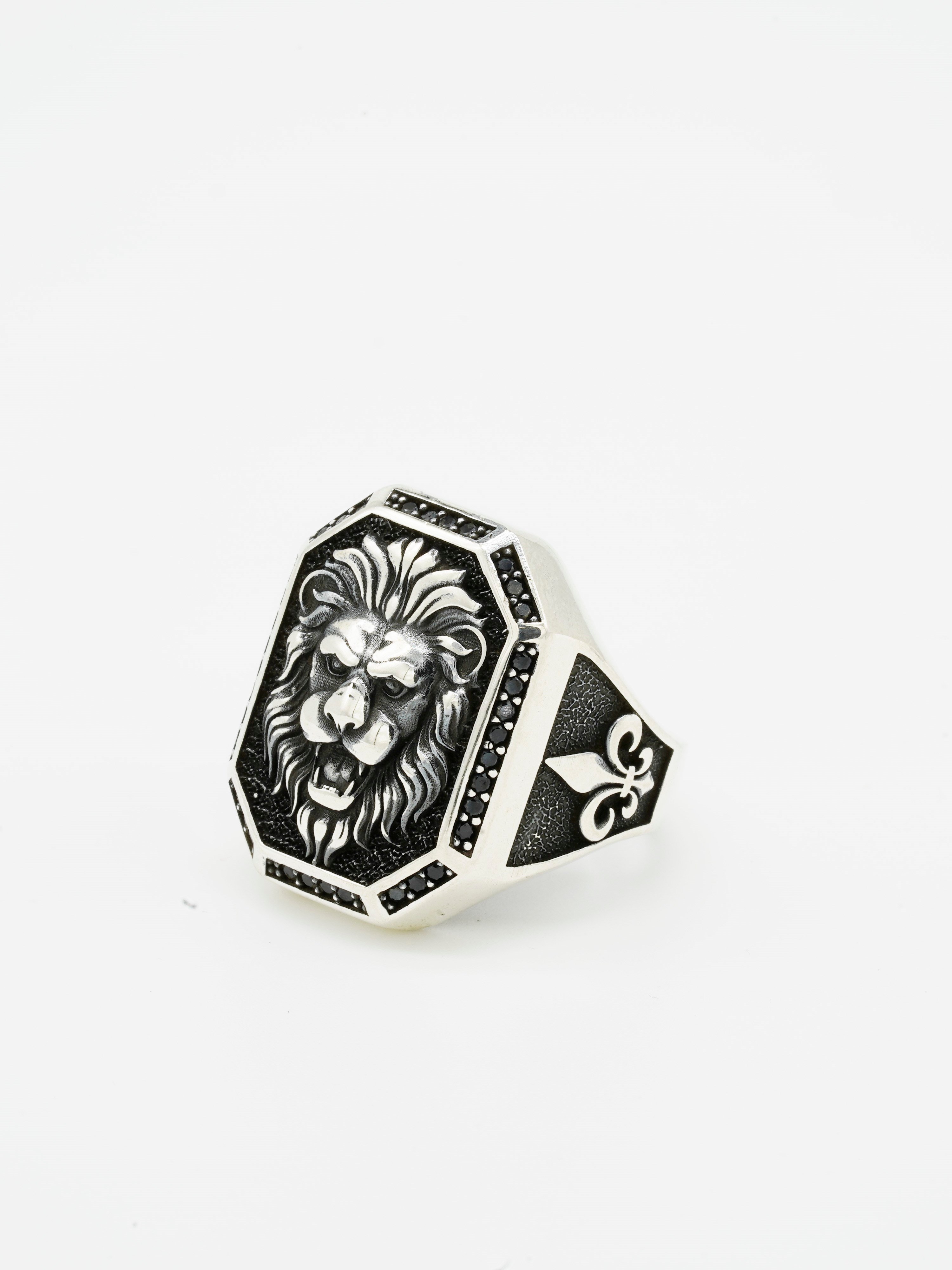 Luxury Lion Ring
