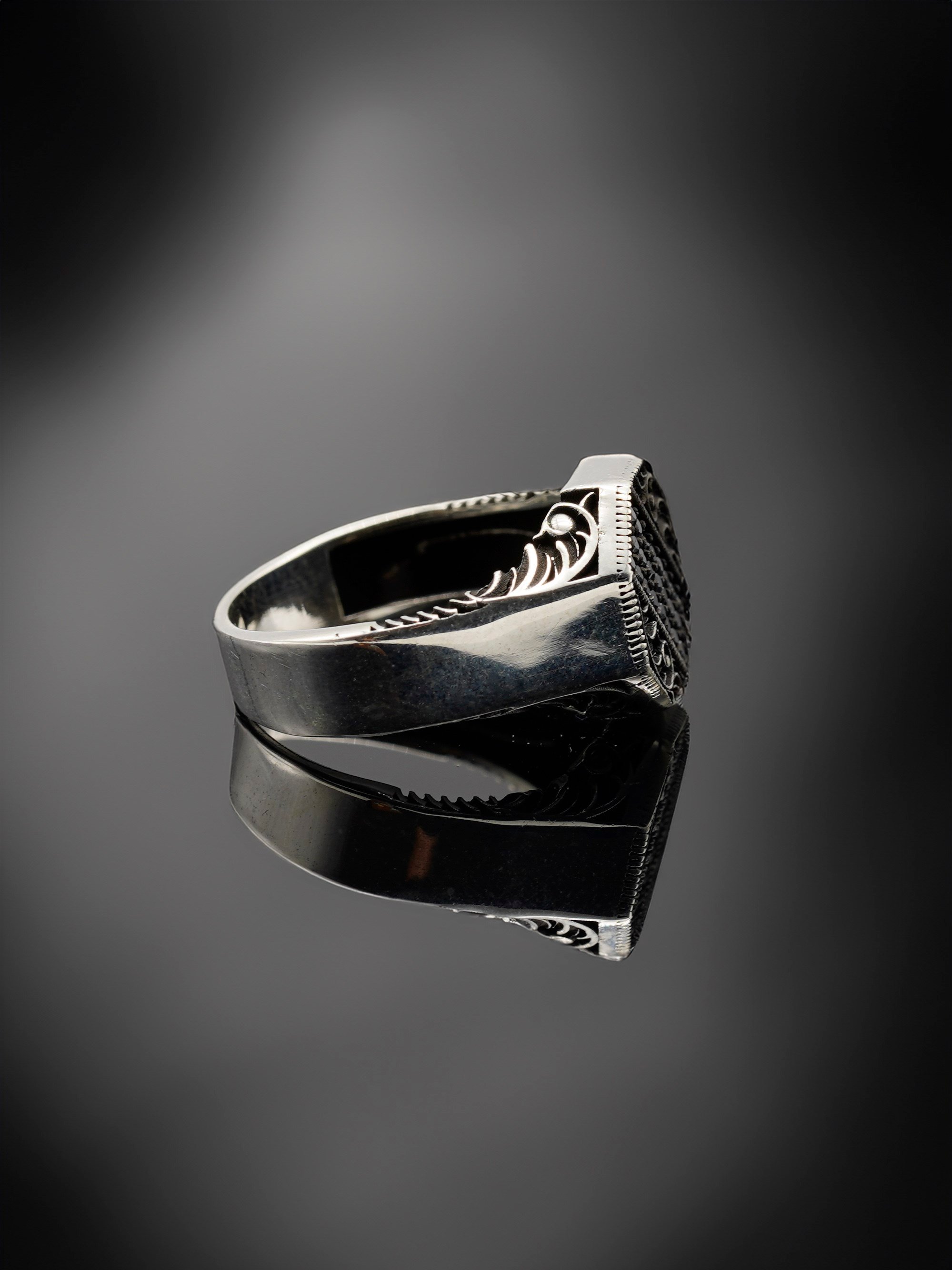 Luxury Minimal Ring