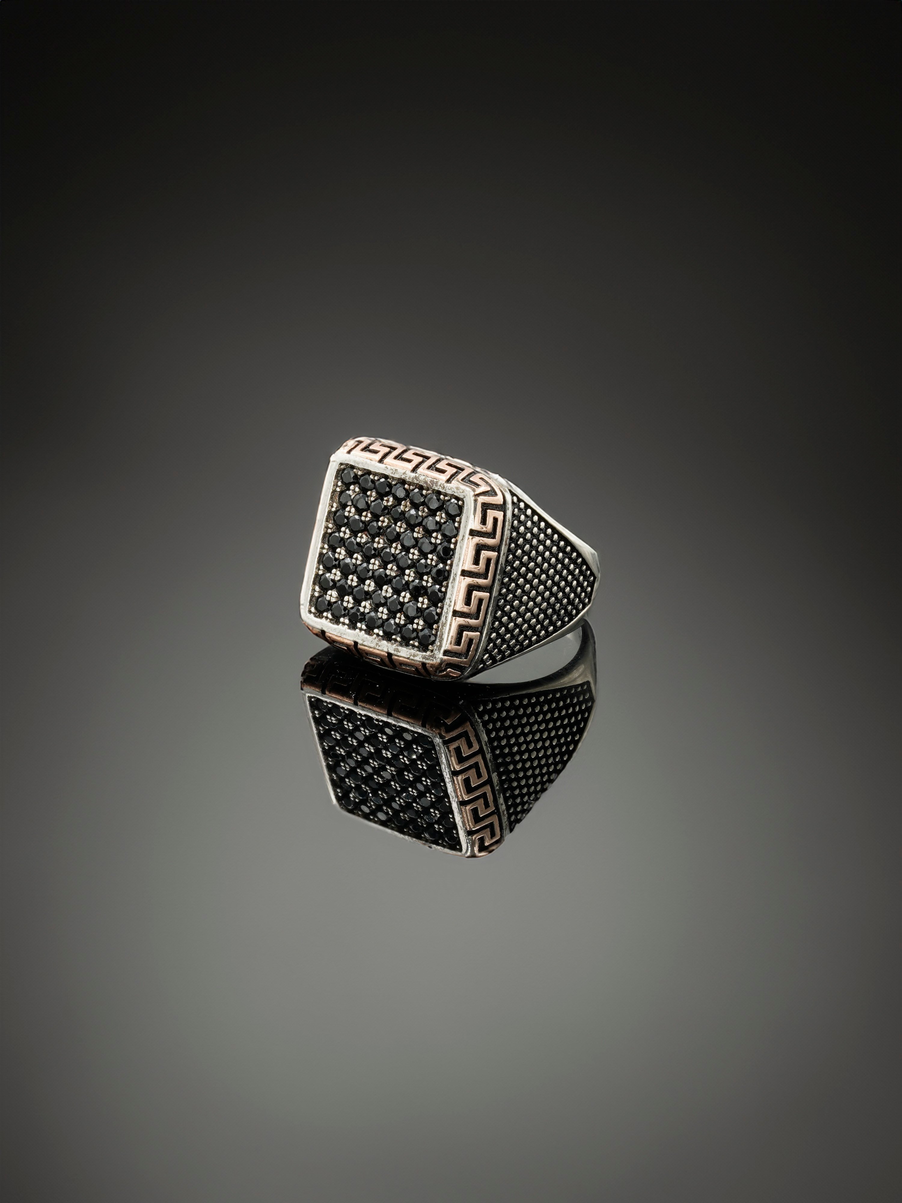 Luxury Minimalist Design Ring