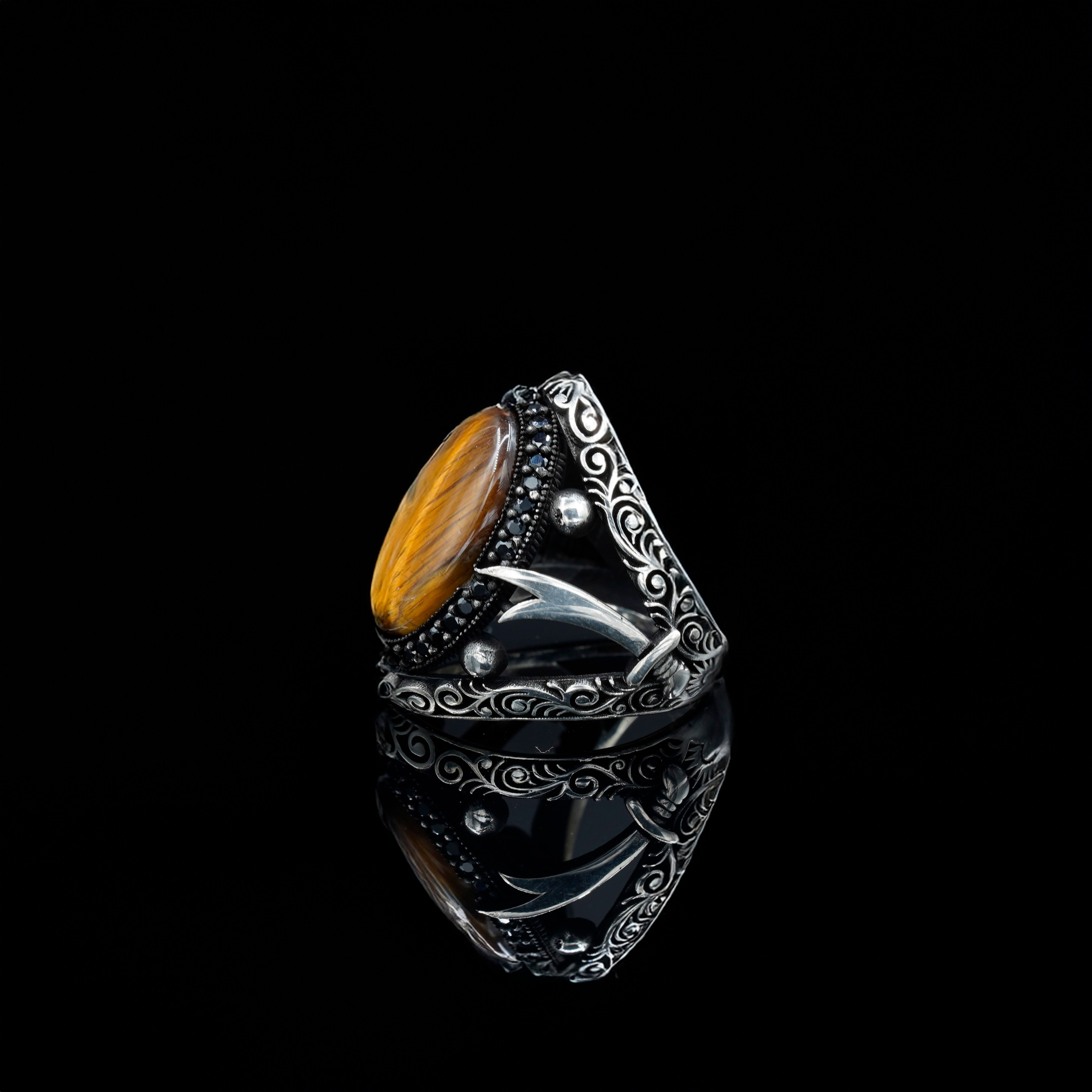 Luxury Red Zircon Stone Ring