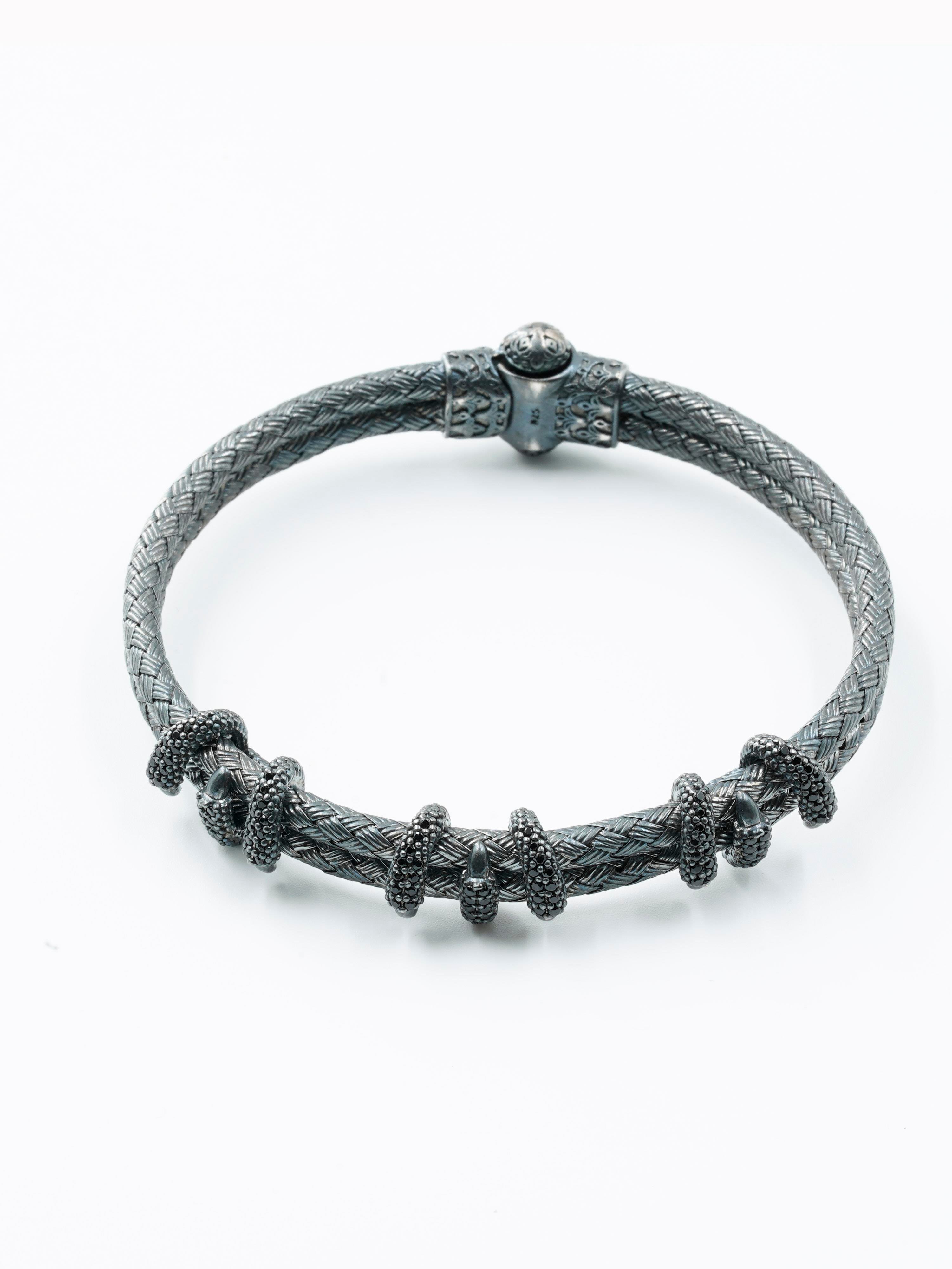 Premium Royal Claws