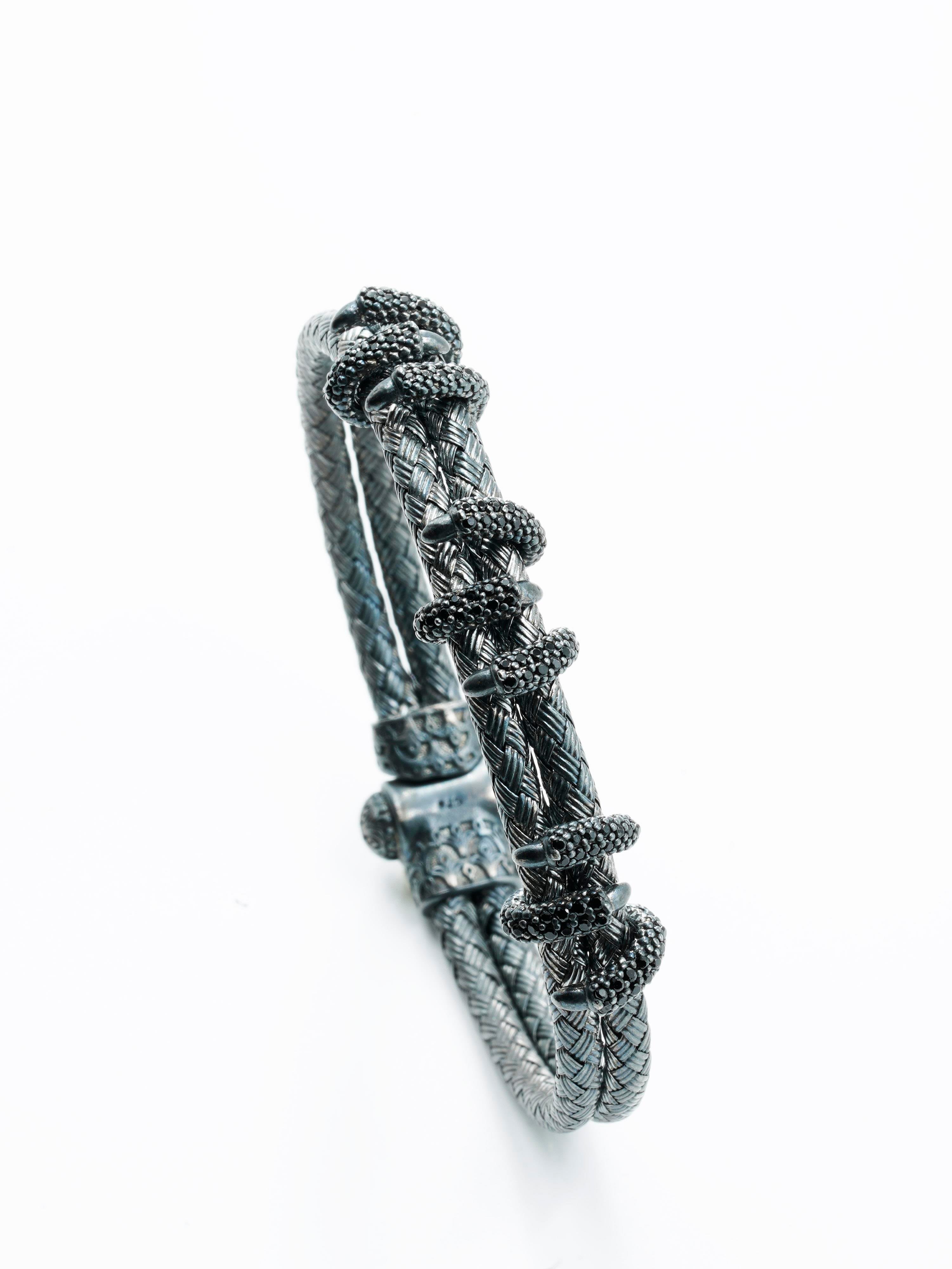 Premium Royal Claws