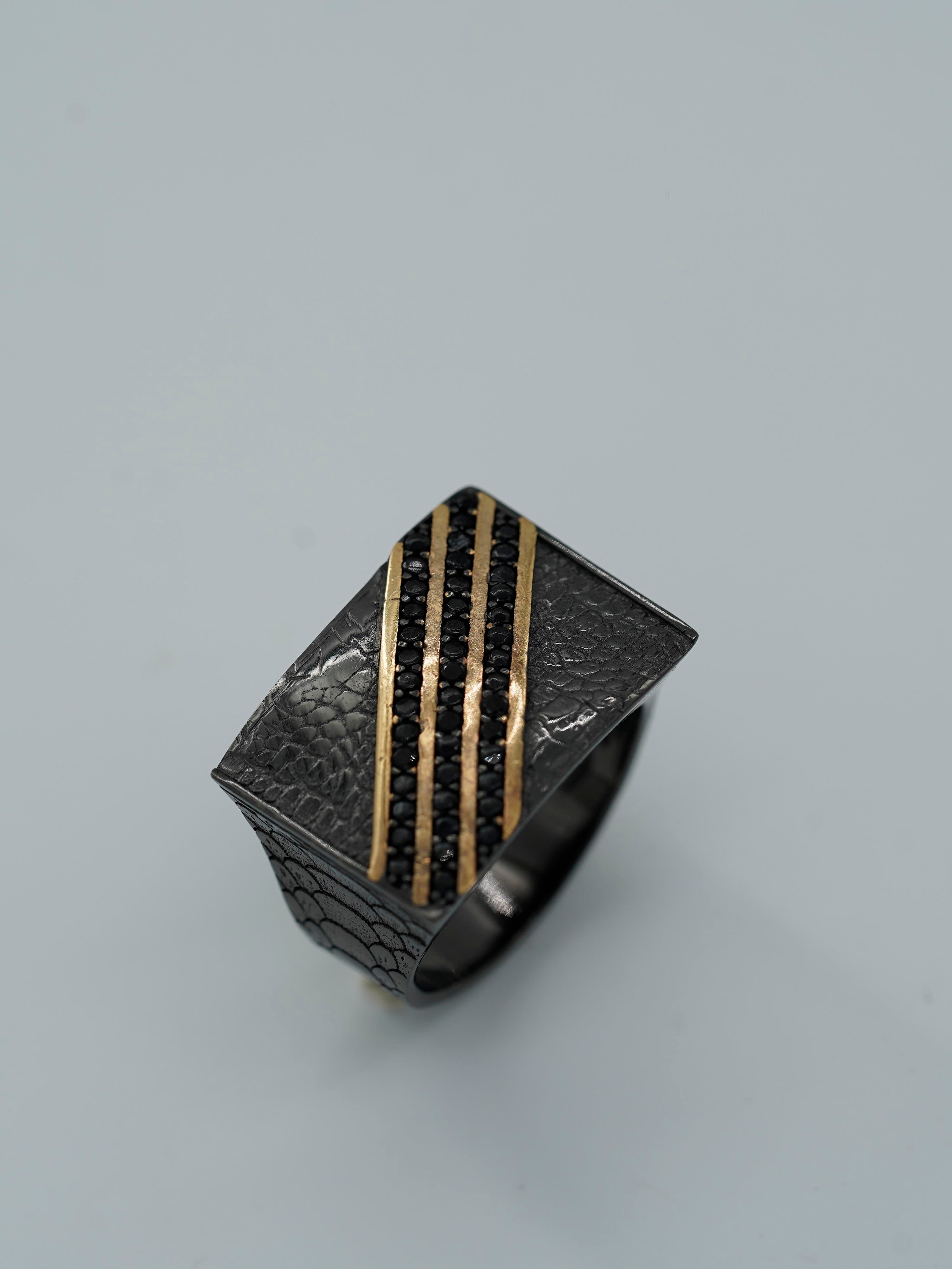 Premium World of Stones Ring