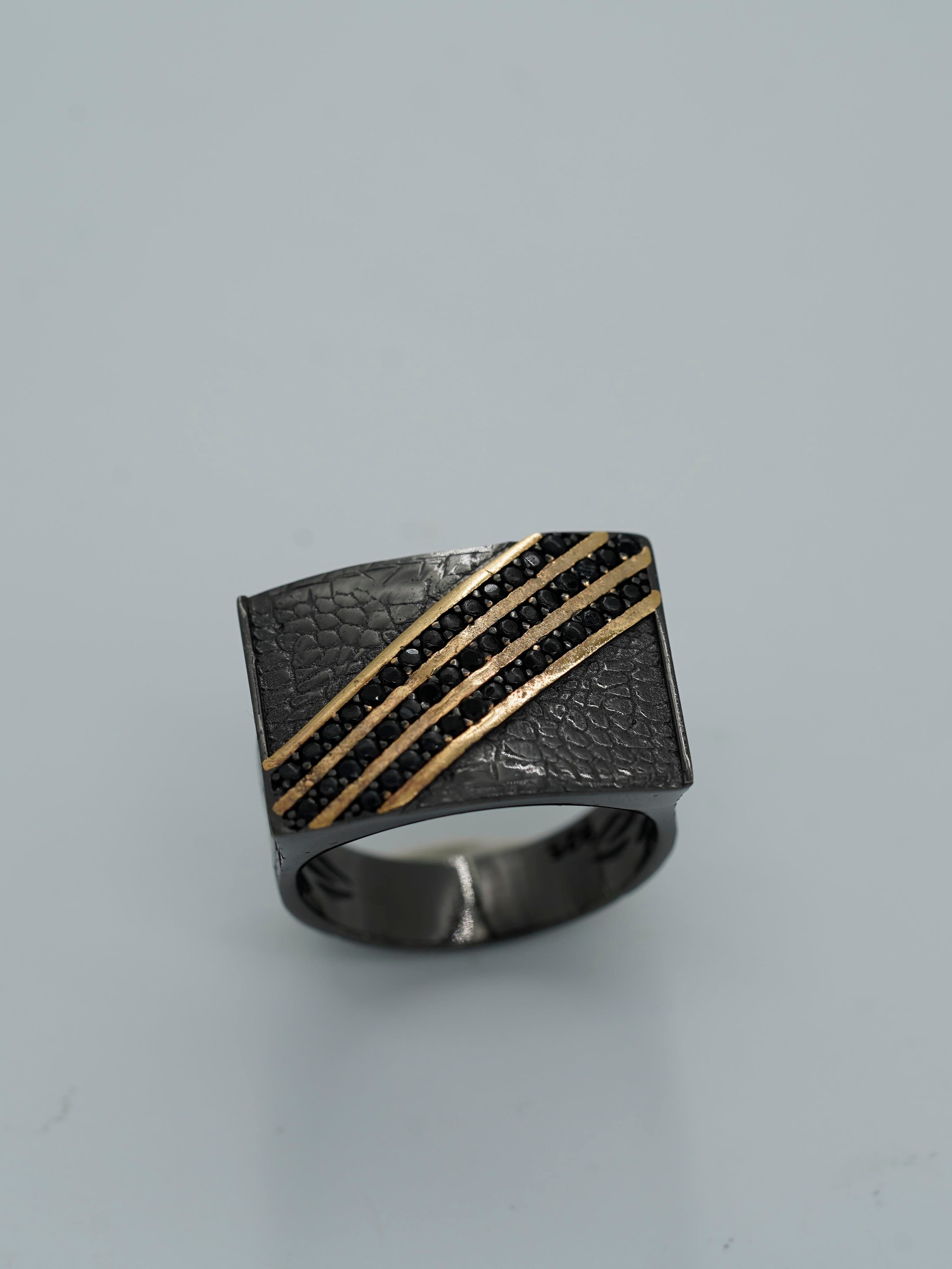 Premium World of Stones Ring