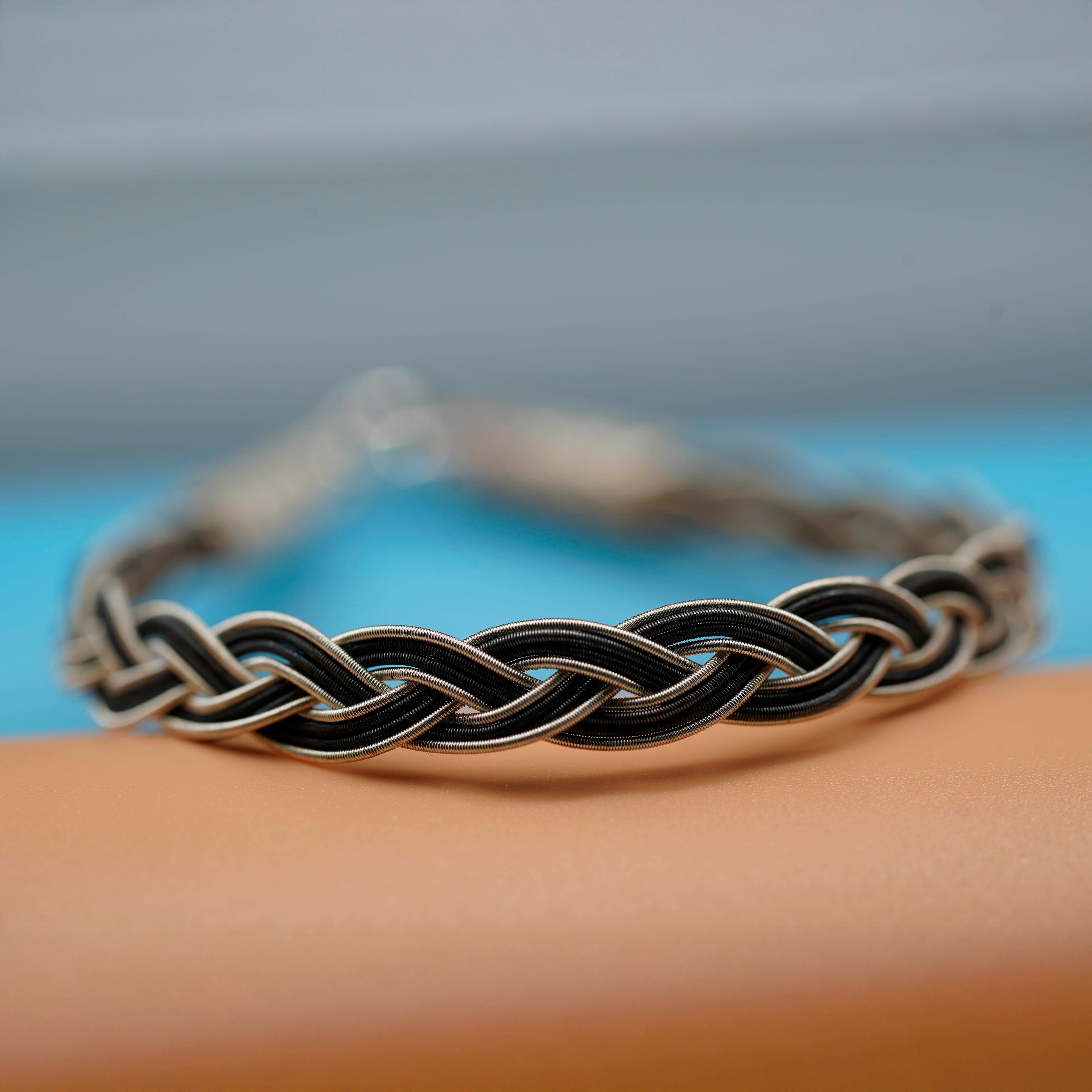 Royal Braid, Black & White Love