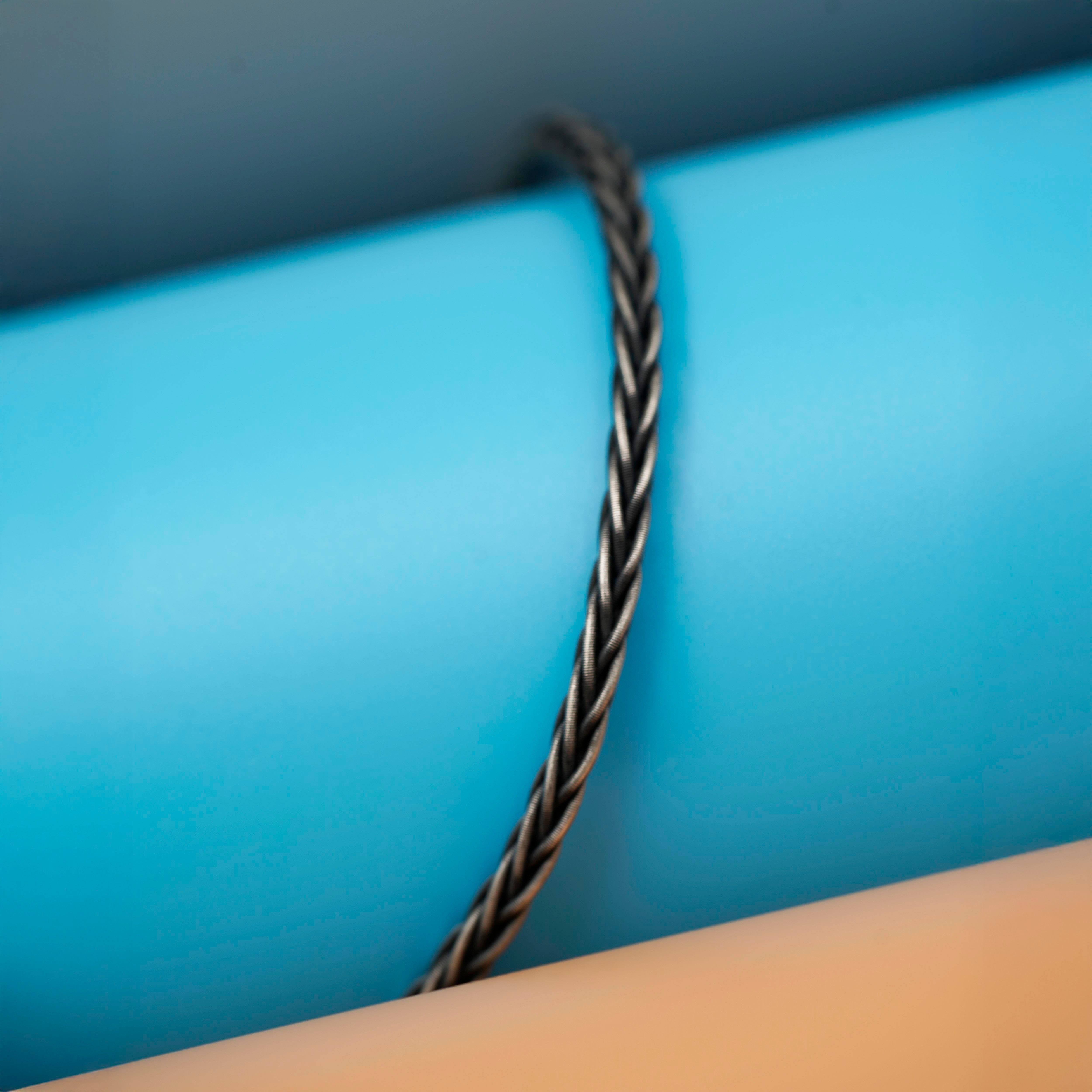 Royal Braid, Invincible Black