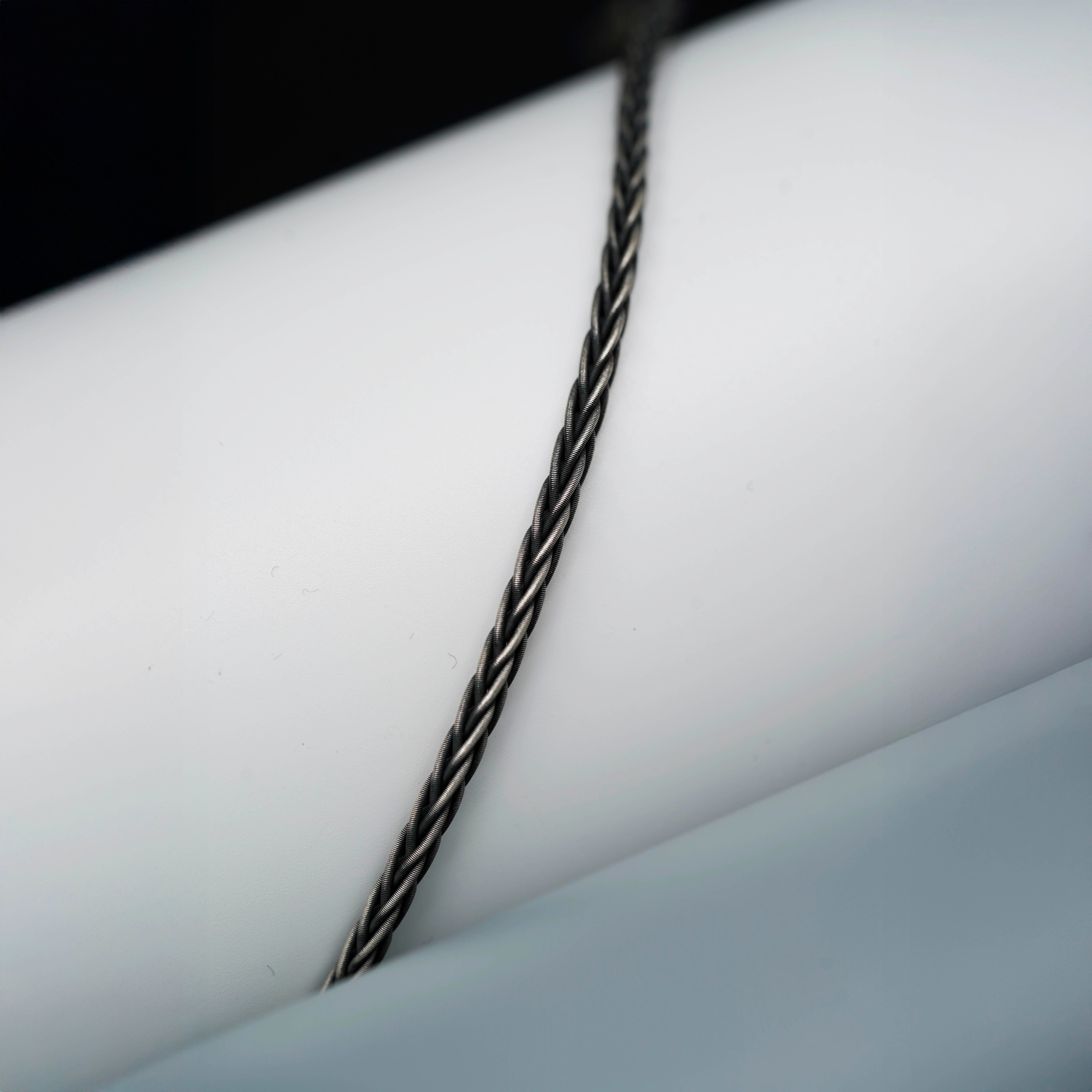 Royal Braid, Invincible Black