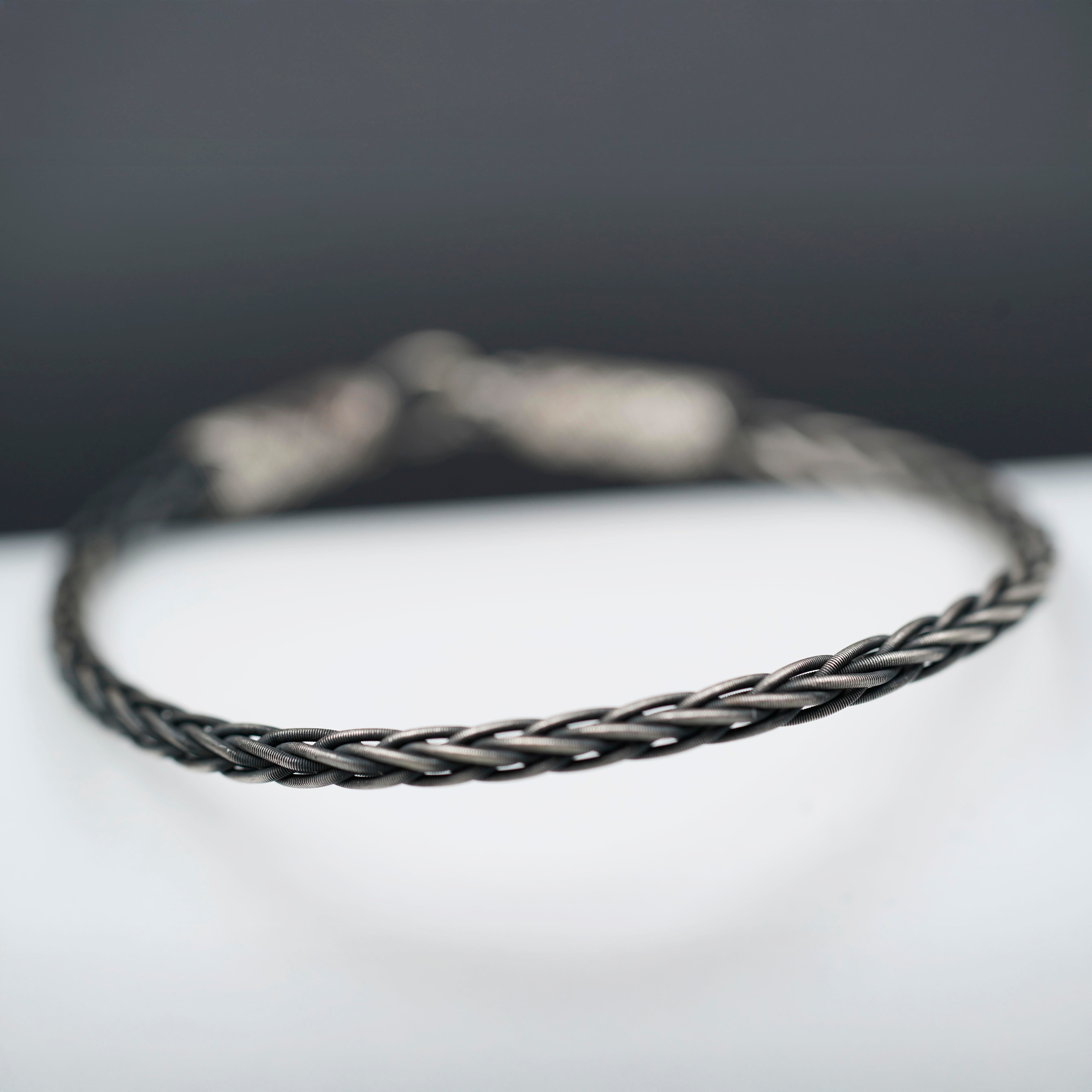 Royal Braid, Invincible Black