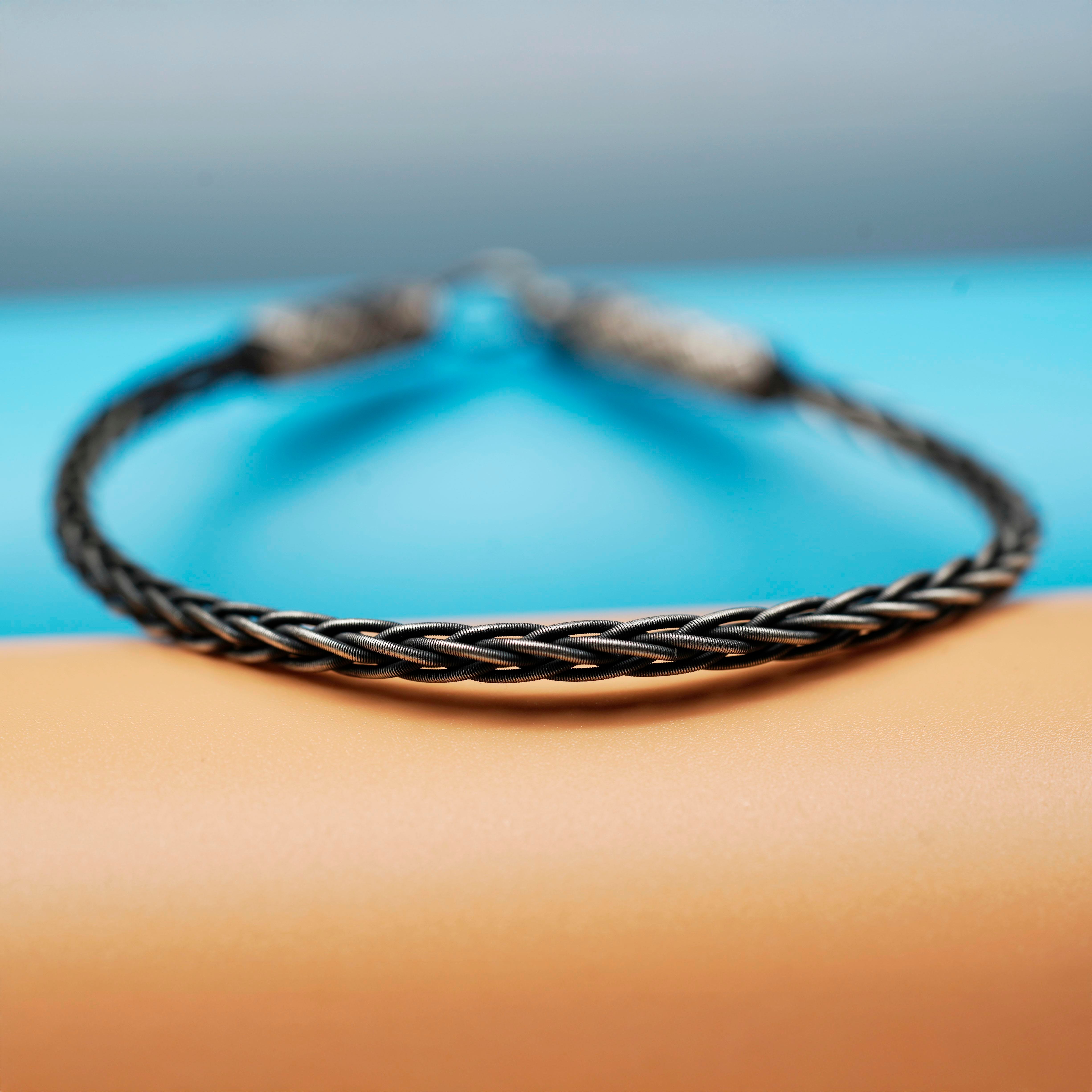 Royal Braid, Invincible Black
