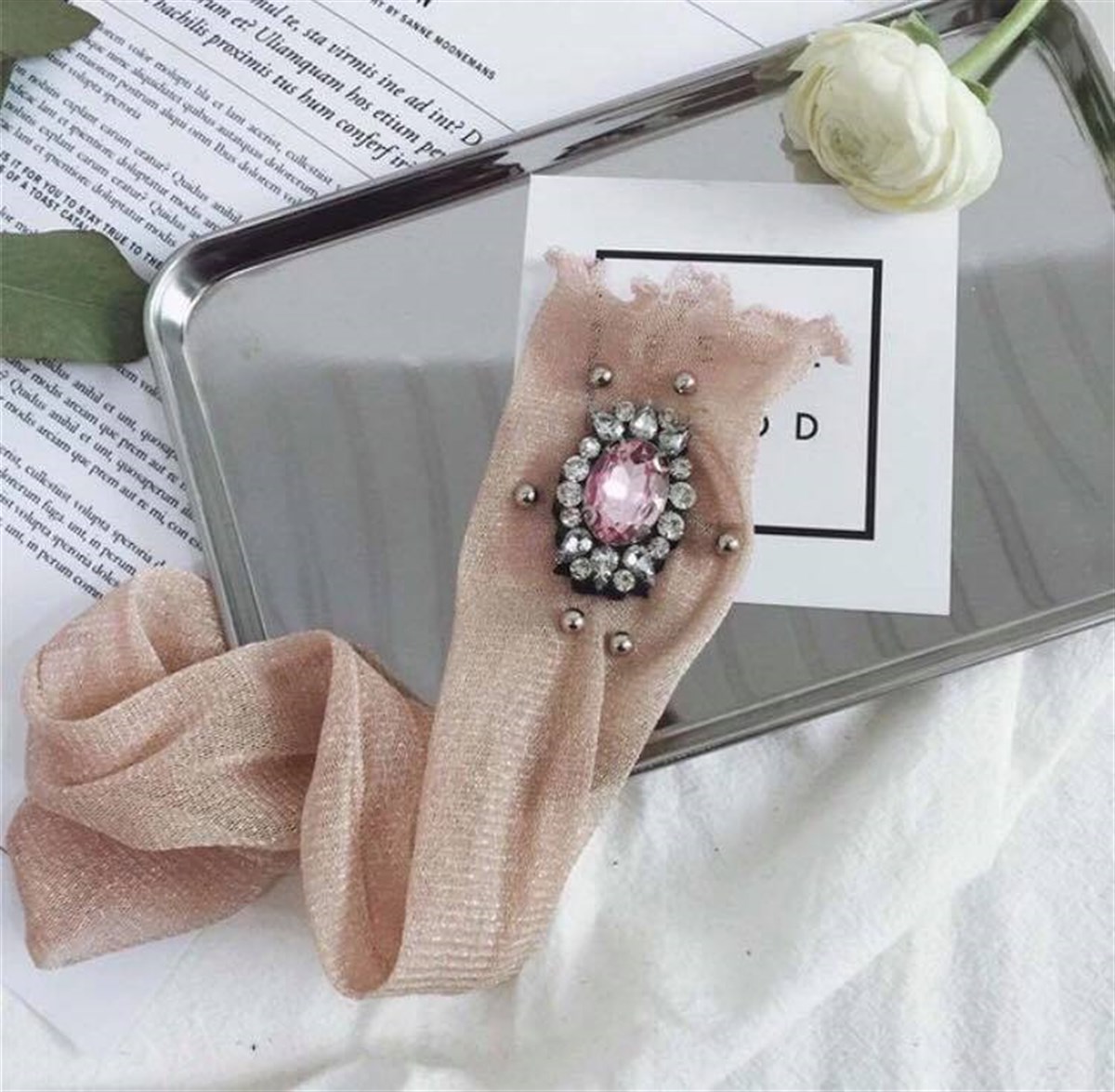 PUDRA SWAROVSKİ TAŞLI KISA ÇORAP