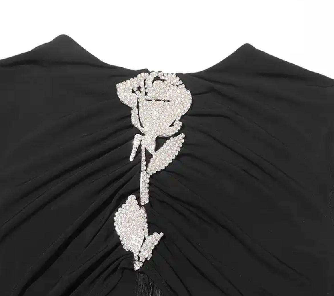 Siyah Taş İşlemeli Gül Detay Tasarım Elbise