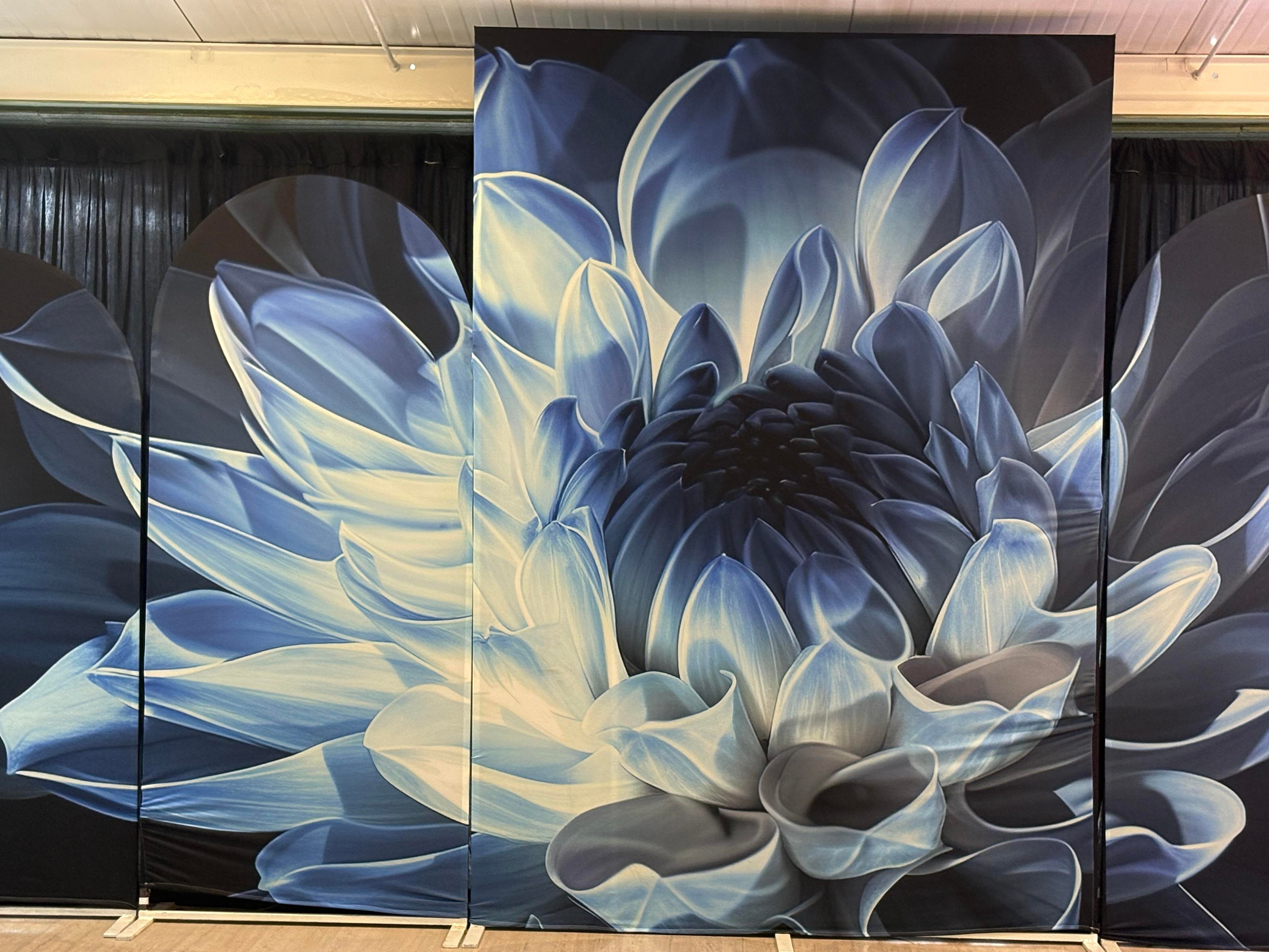 Gül desenli arka fon